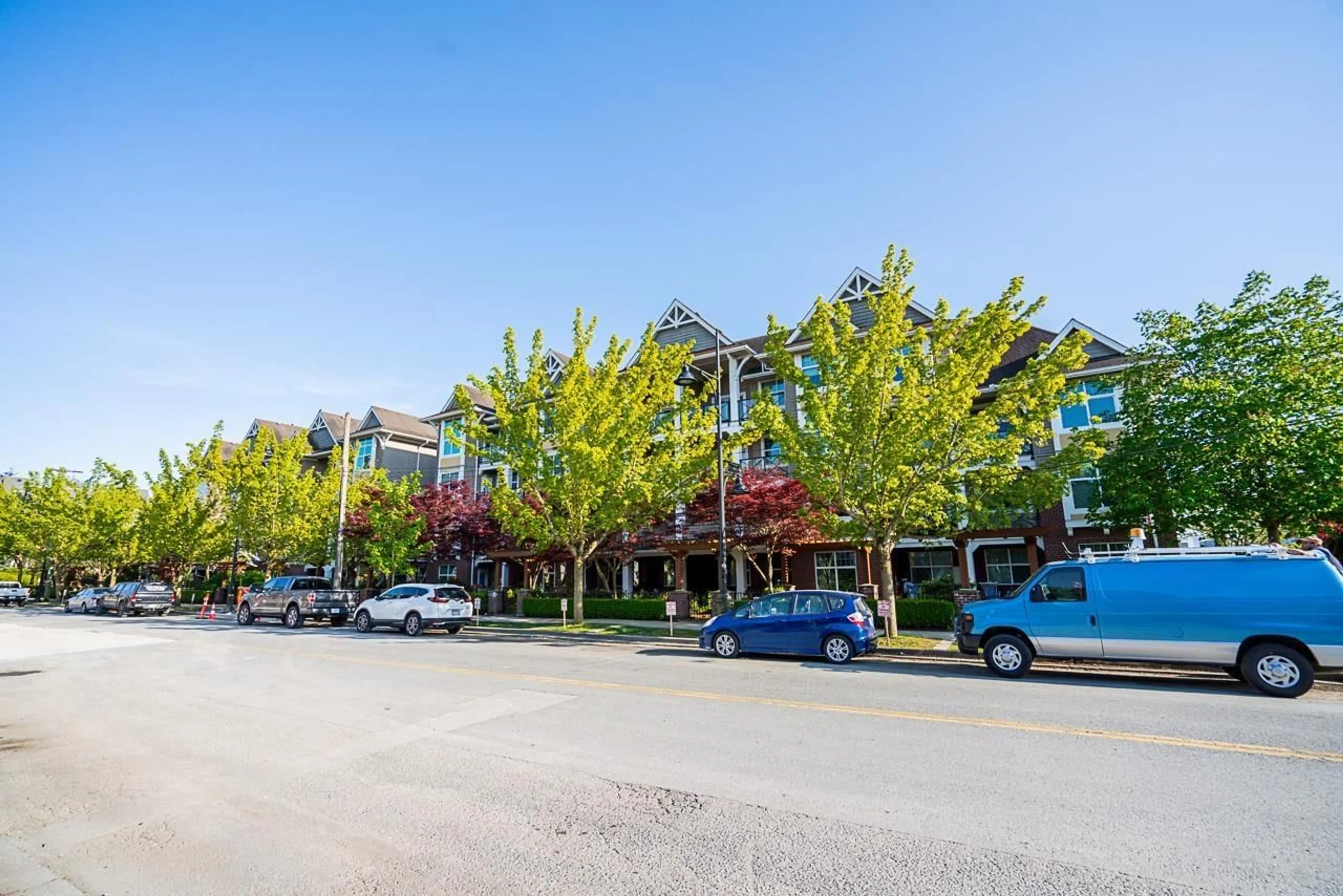 Patio, unknown for 403 - 17712 57A, Surrey British Columbia V3S1J1