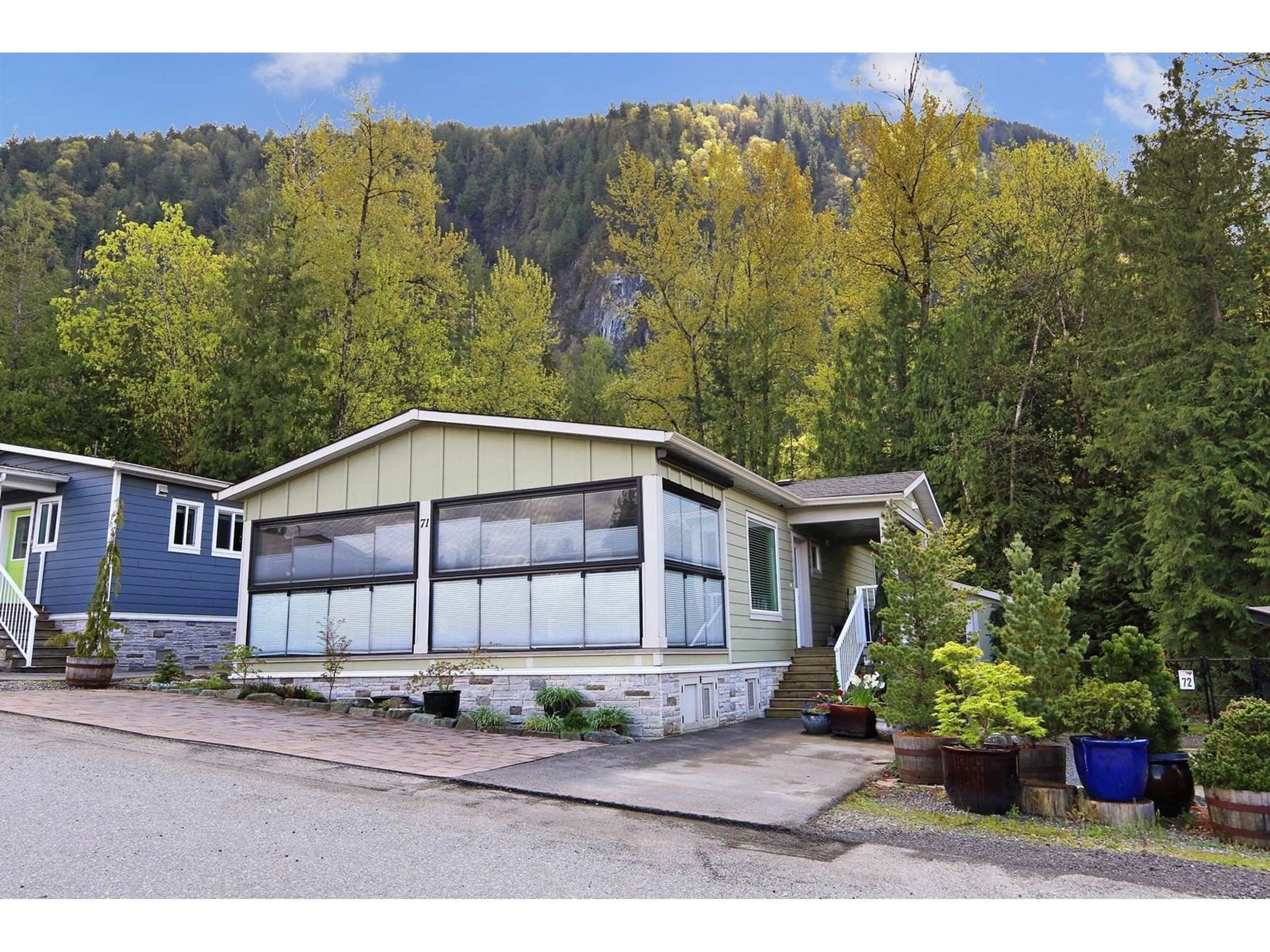 Home with vinyl exterior material, mountain view for 71 - 53480 BRIDAL FALLS ROAD, Chilliwack British Columbia V0X1X1