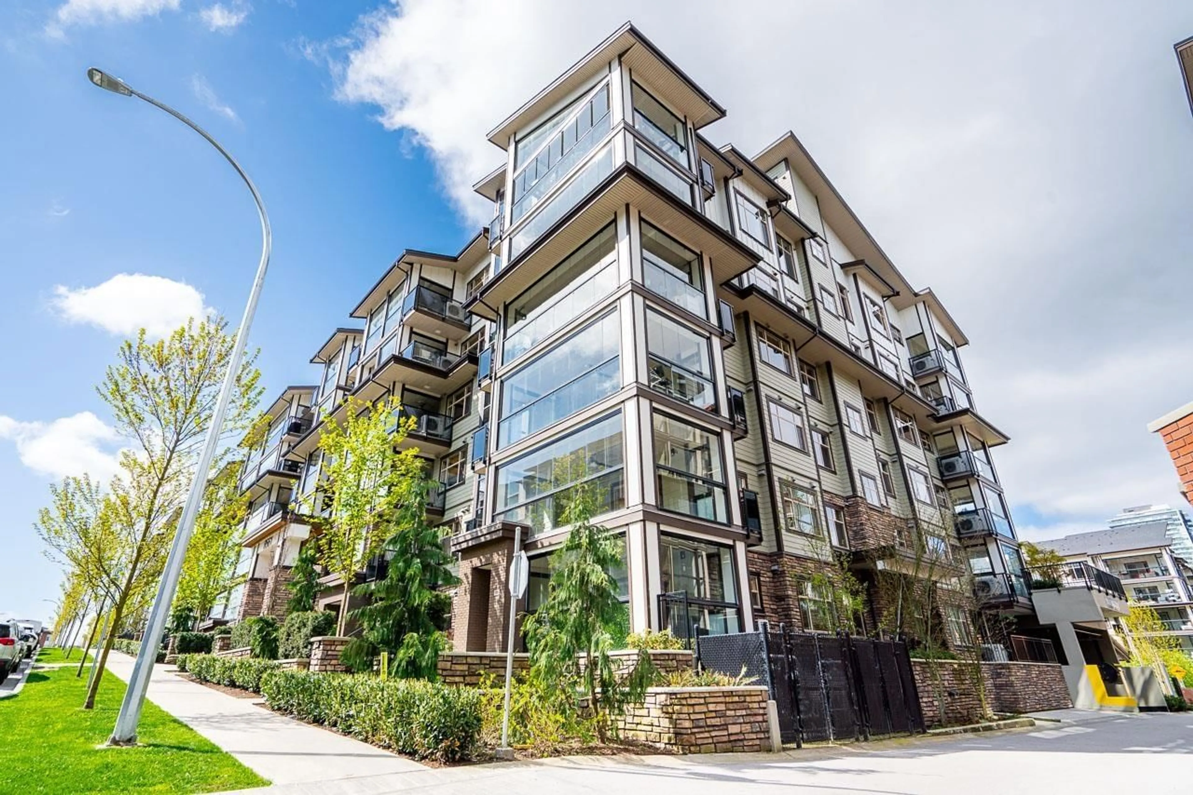 Patio, building for 507 - 8561 203A, Langley British Columbia V2Y3L7