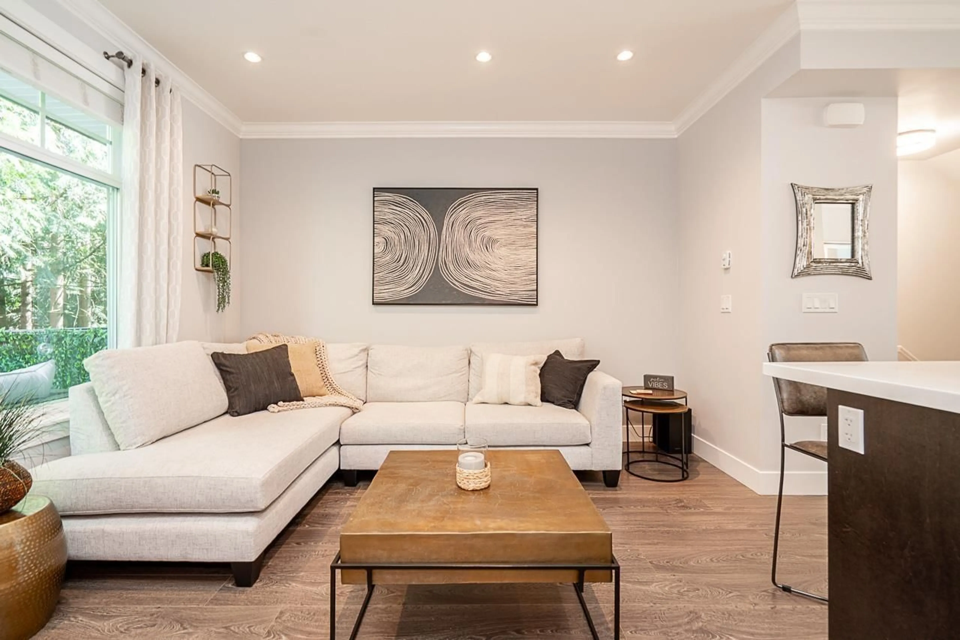 Living room with furniture, wood/laminate floor for 25 - 7090 180, Surrey British Columbia V3S3T9