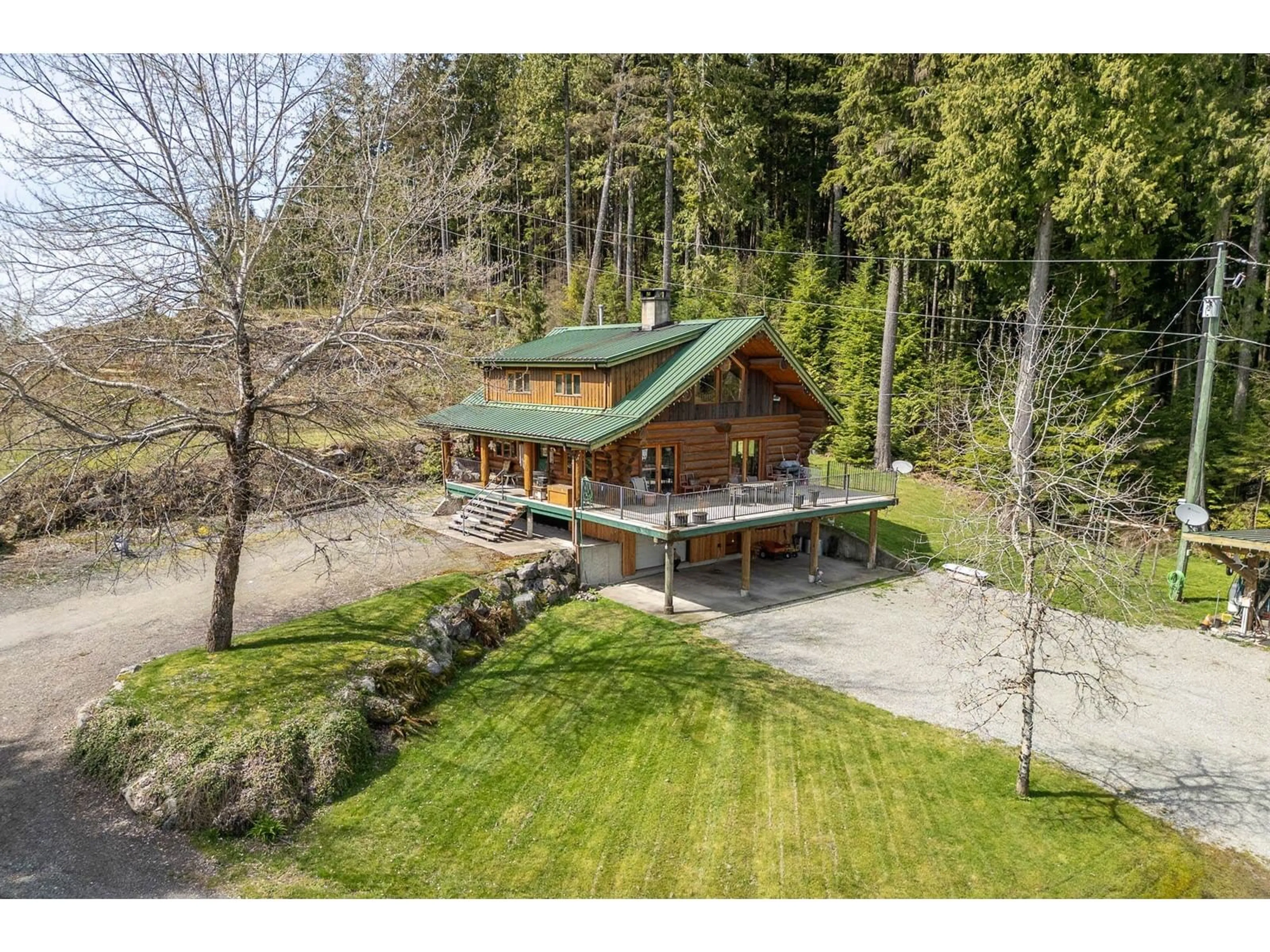 A pic from outside/outdoor area/front of a property/back of a property/a pic from drone, water/lake/river/ocean view for 12585 AINSWORTH, Mission British Columbia V2V5X4