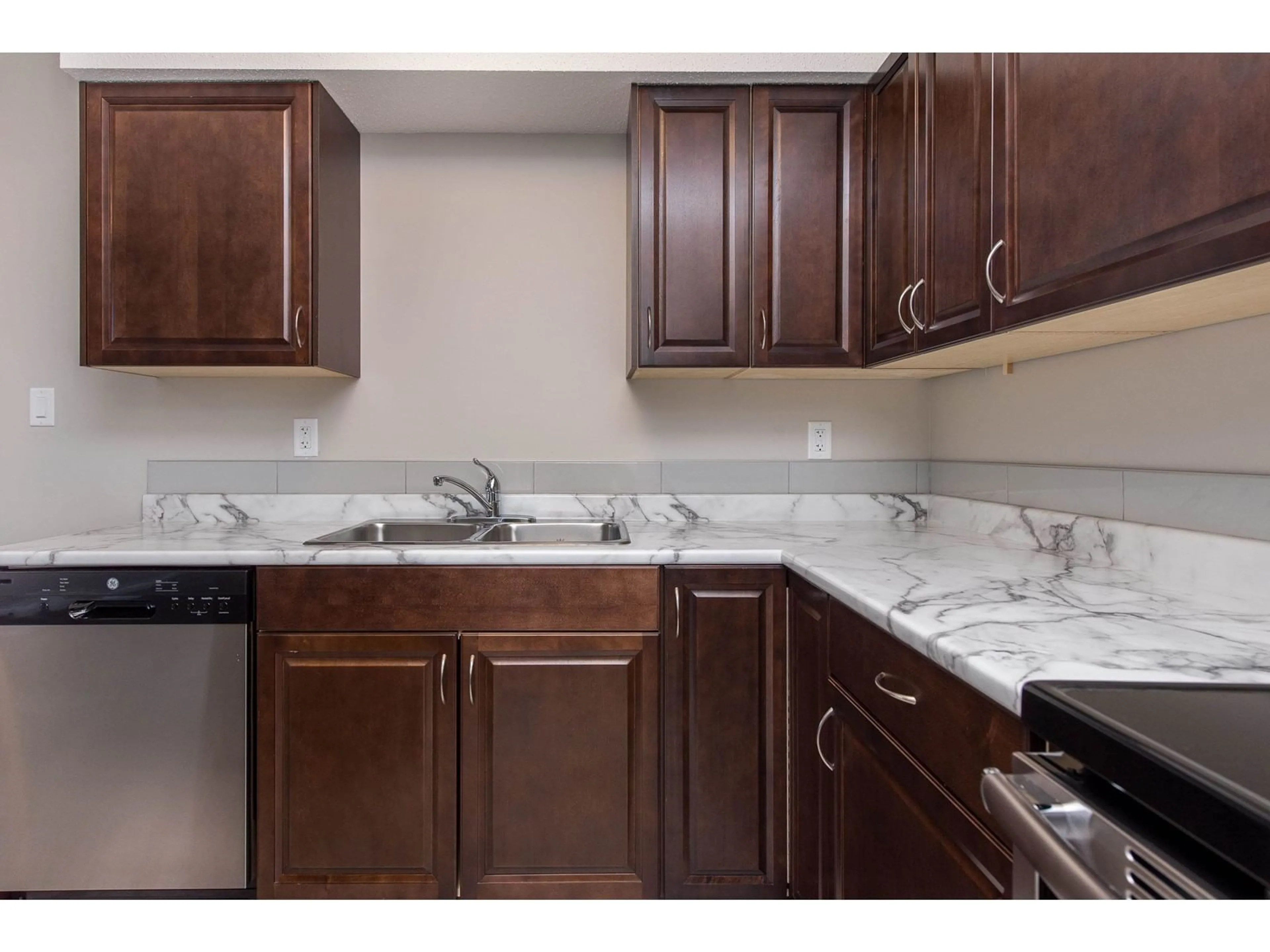 Standard kitchen, unknown for 121 - 45598 MCINTOSH DRIVE, Chilliwack British Columbia V2P7J3