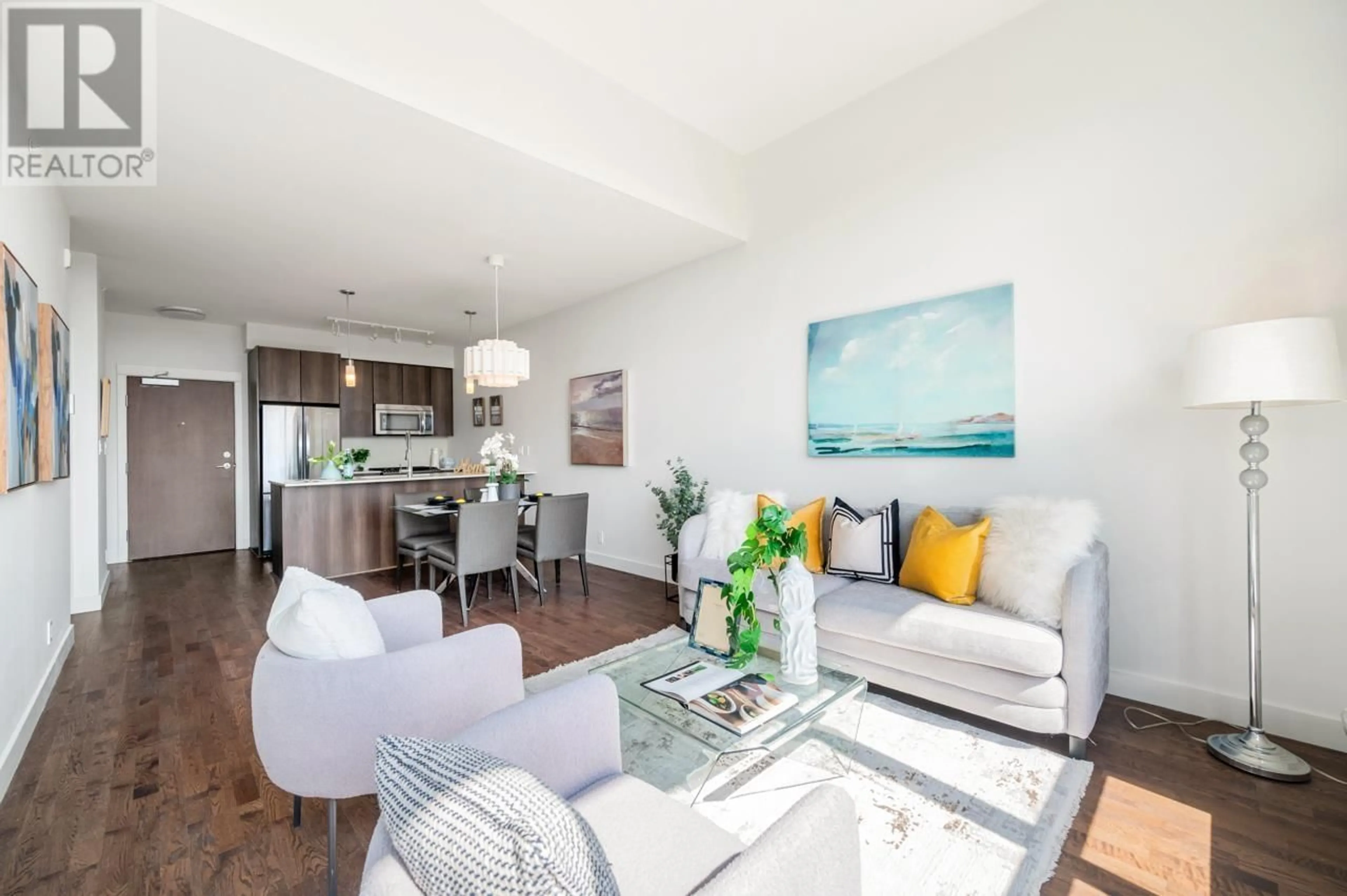 Living room with furniture, unknown for 401 - 7088 14TH AVENUE, Burnaby British Columbia V3N0E7
