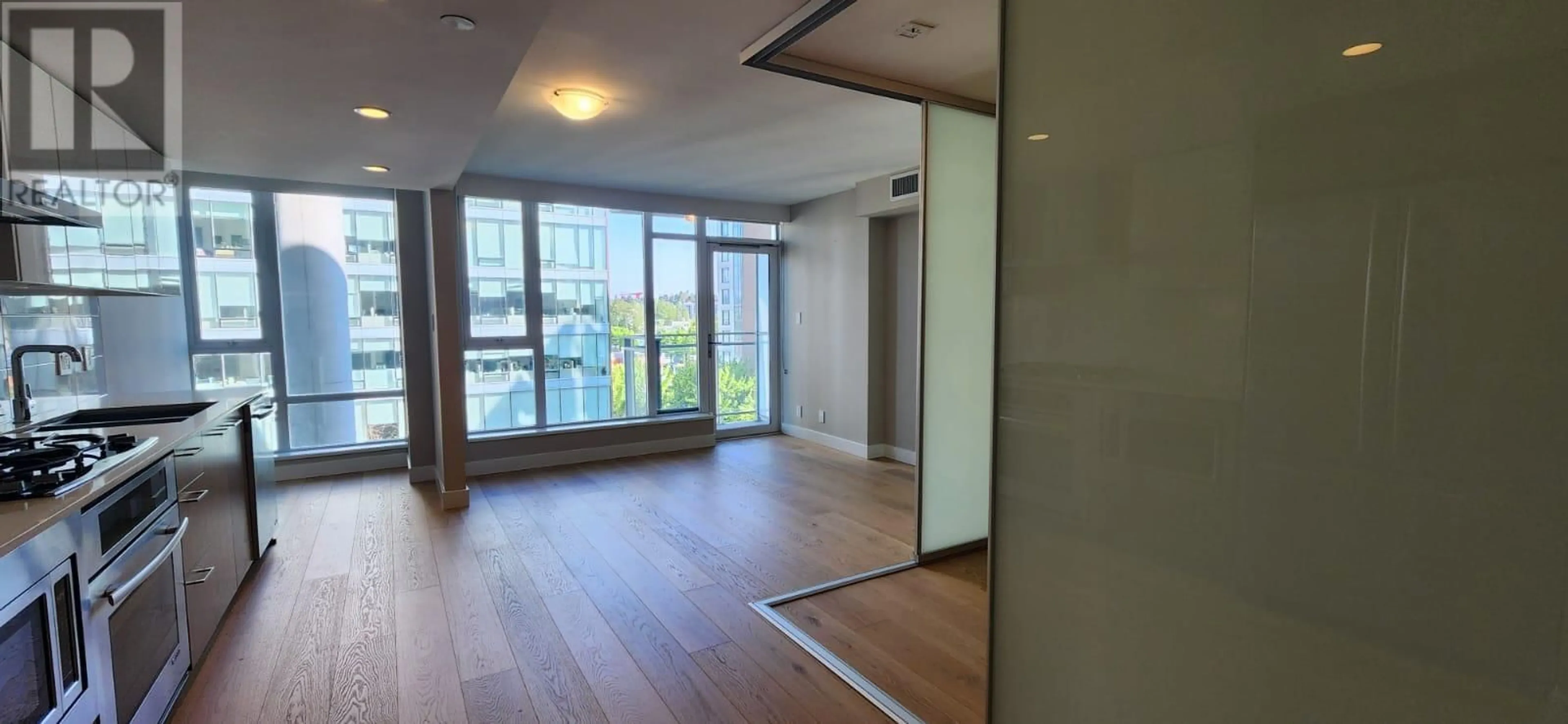 Indoor foyer for 701 - 1618 QUEBEC STREET, Vancouver British Columbia V6A0C5