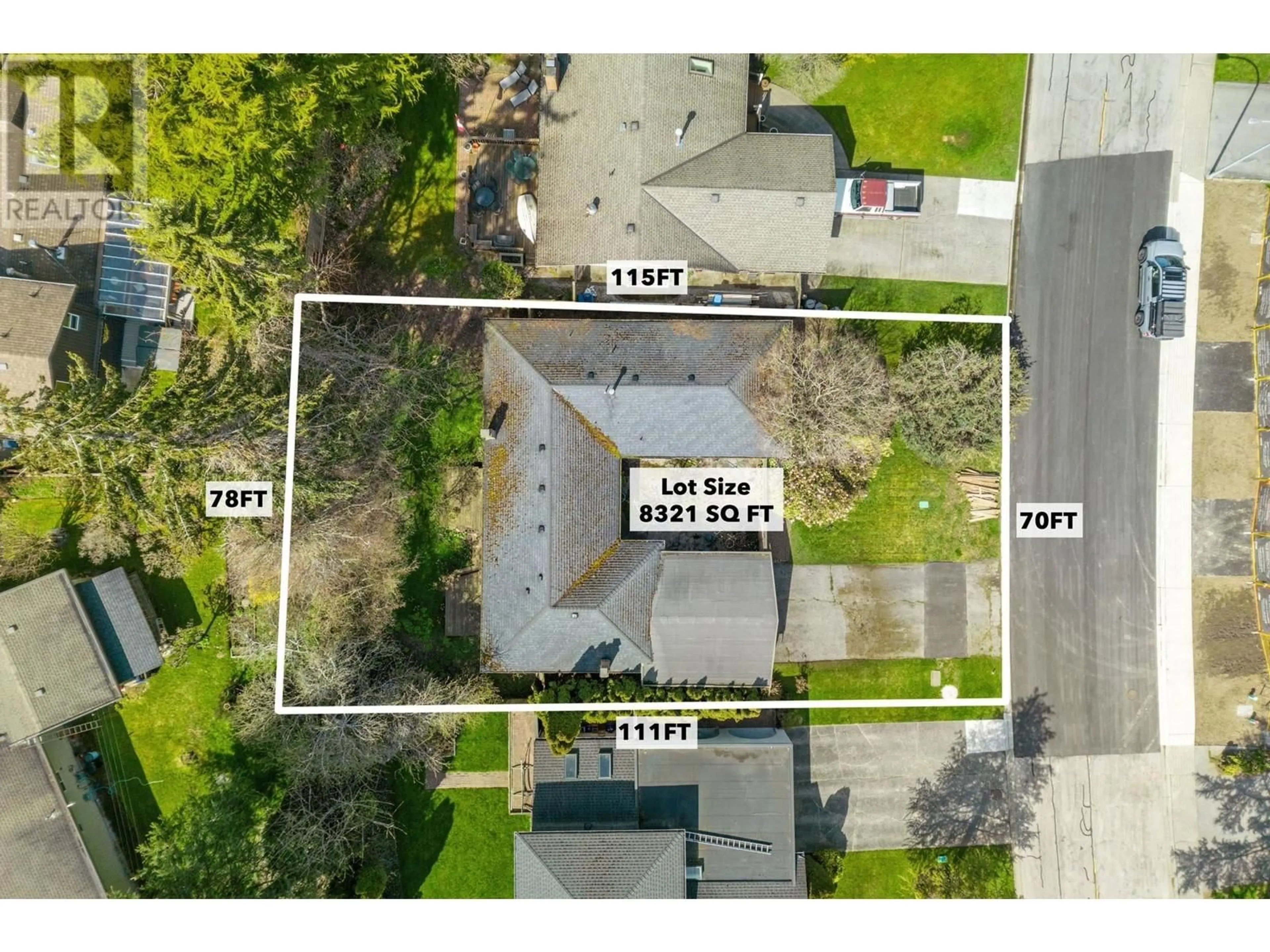 A pic from outside/outdoor area/front of a property/back of a property/a pic from drone, street for 463 MILSOM WYND, Delta British Columbia V4M2T3