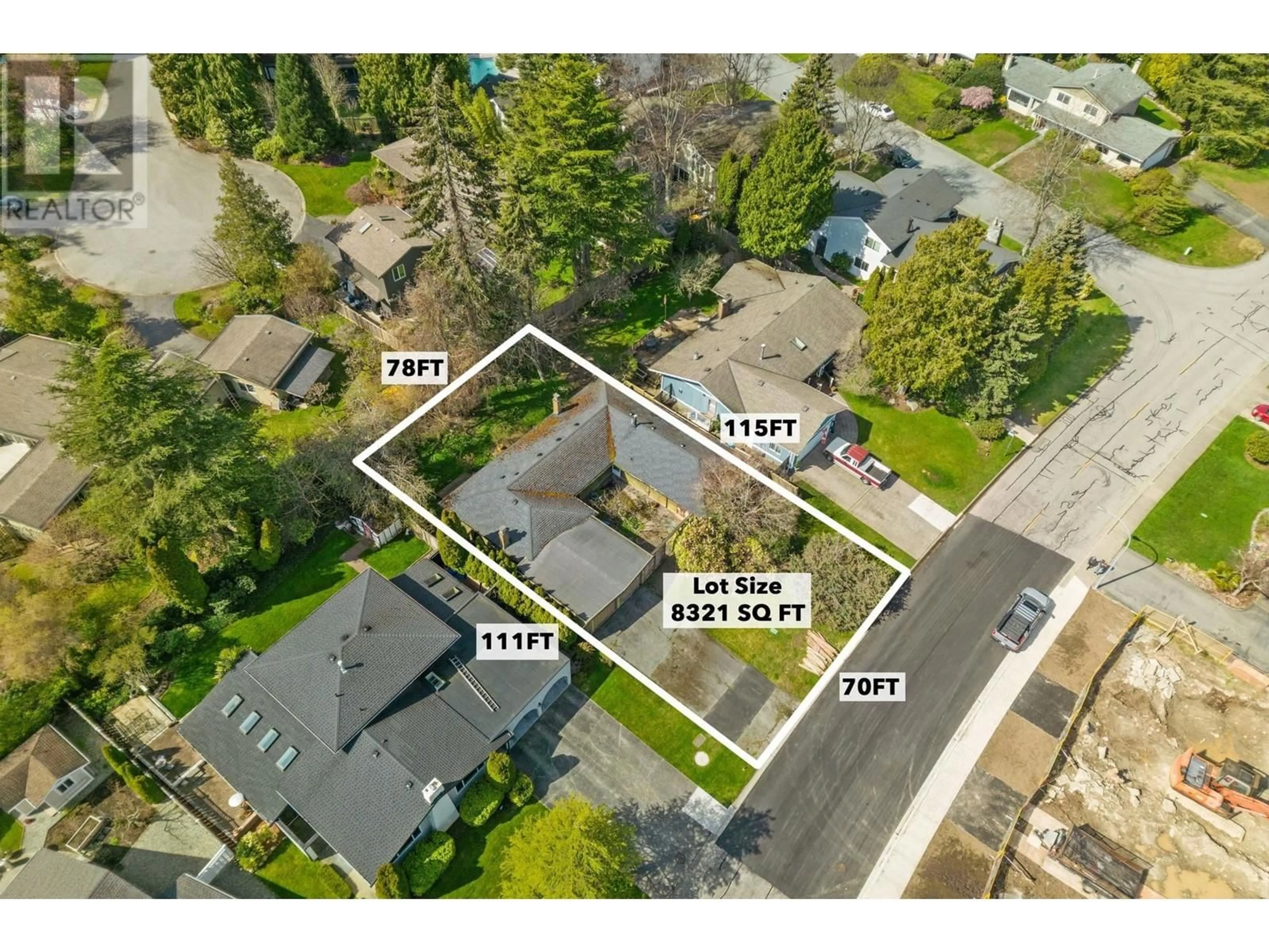 A pic from outside/outdoor area/front of a property/back of a property/a pic from drone, street for 463 MILSOM WYND, Delta British Columbia V4M2T3