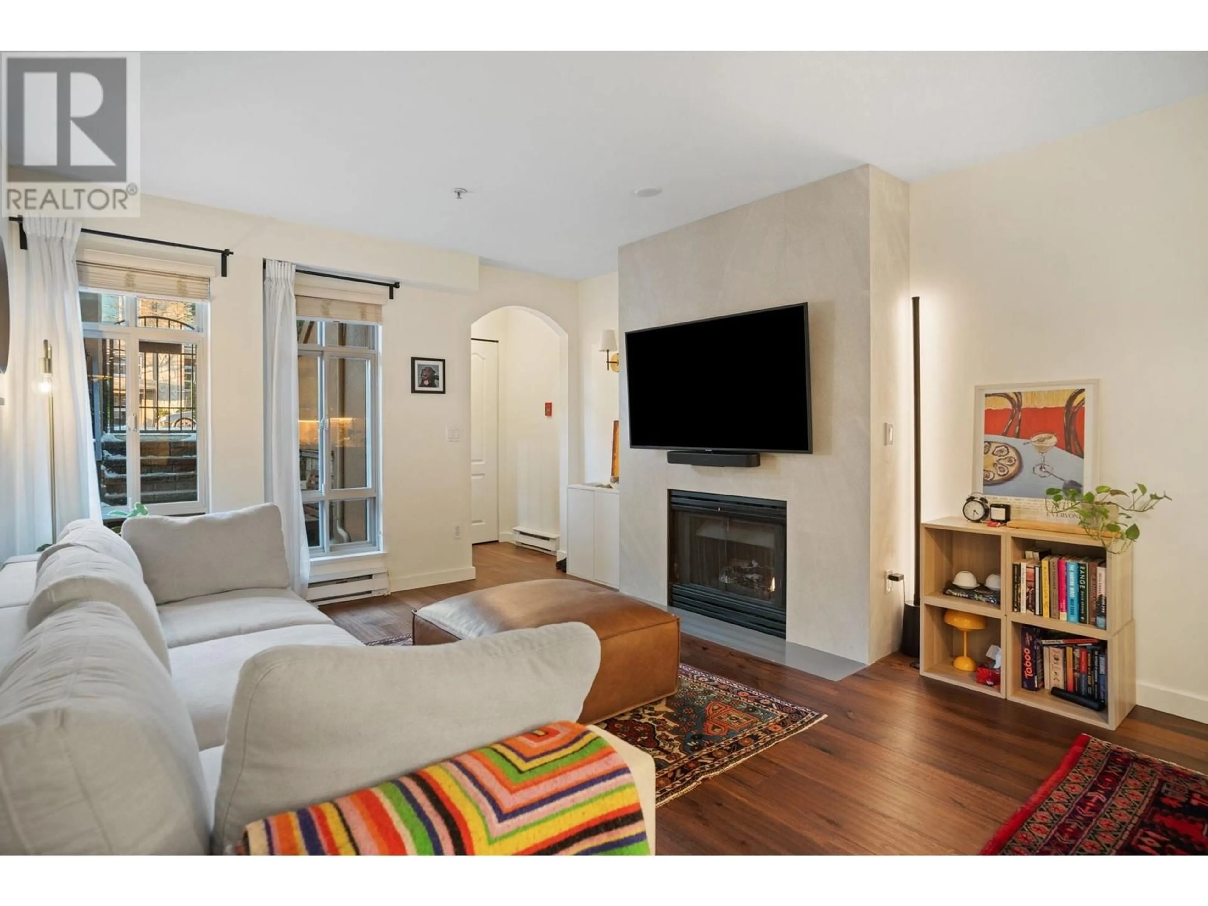 Living room with furniture, unknown for 3076 4TH AVENUE, Vancouver British Columbia V6K1R4
