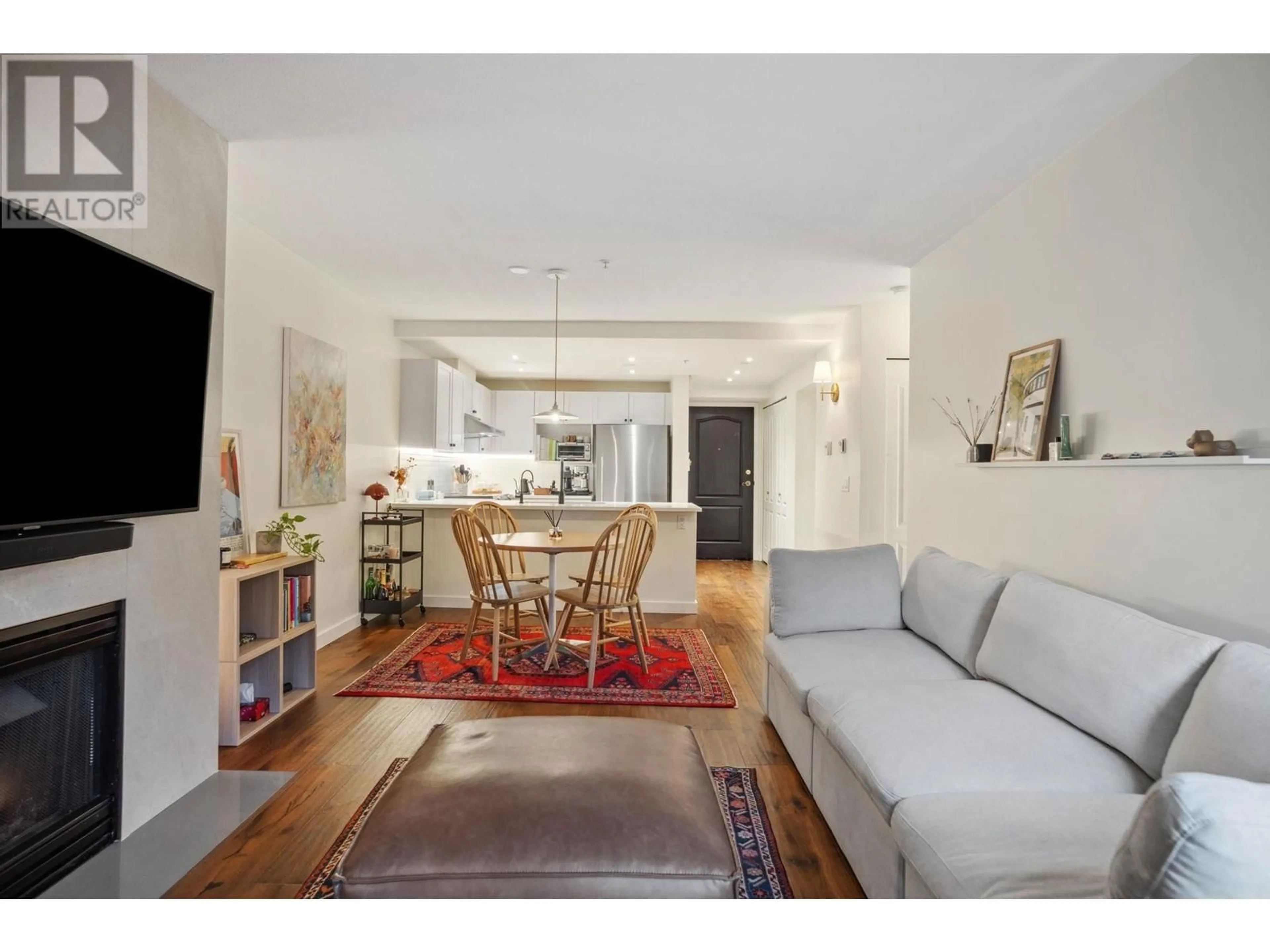 Living room with furniture, unknown for 3076 4TH AVENUE, Vancouver British Columbia V6K1R4