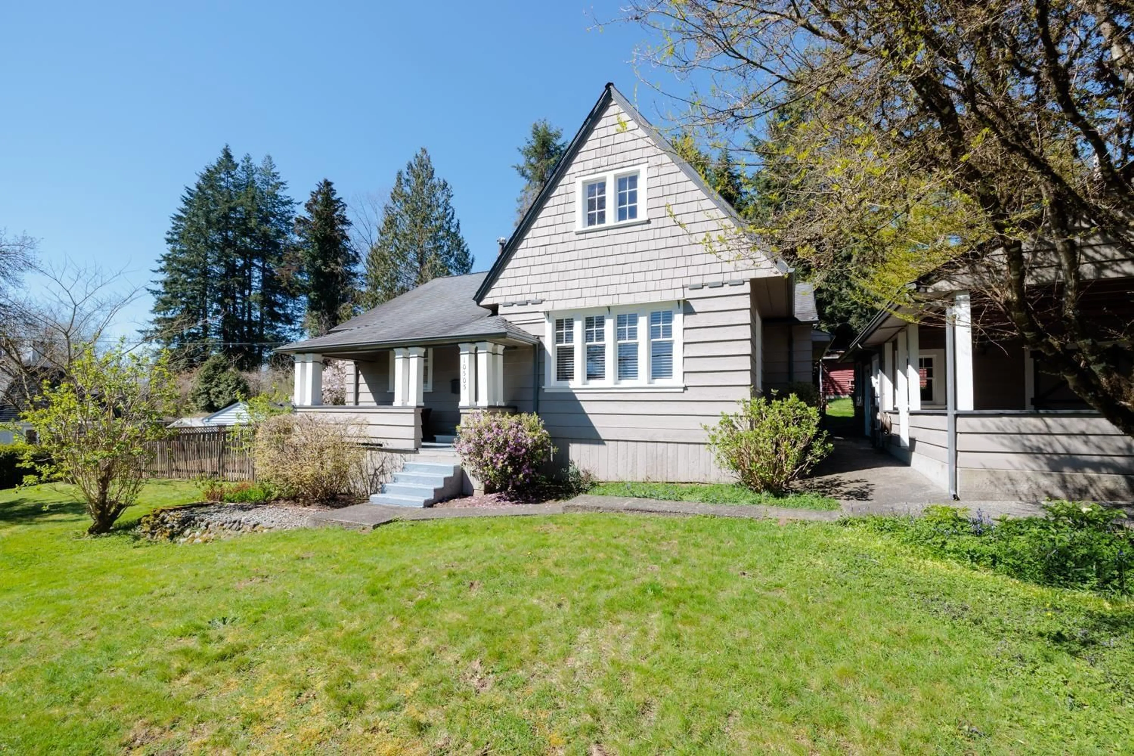 Home with vinyl exterior material, street for 10505 WILSON, Mission British Columbia V4S1B4