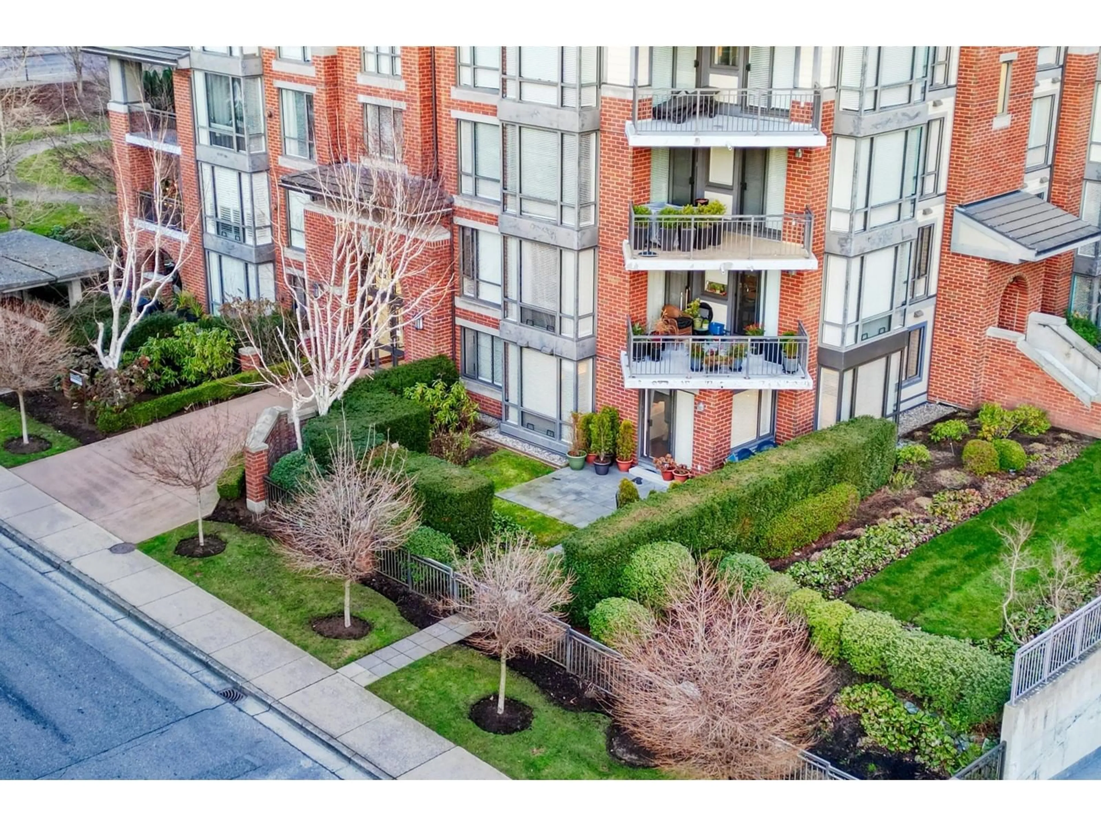 A pic from outside/outdoor area/front of a property/back of a property/a pic from drone, city buildings view from balcony for 102 - 1580 MARTIN, White Rock British Columbia V4B5M3
