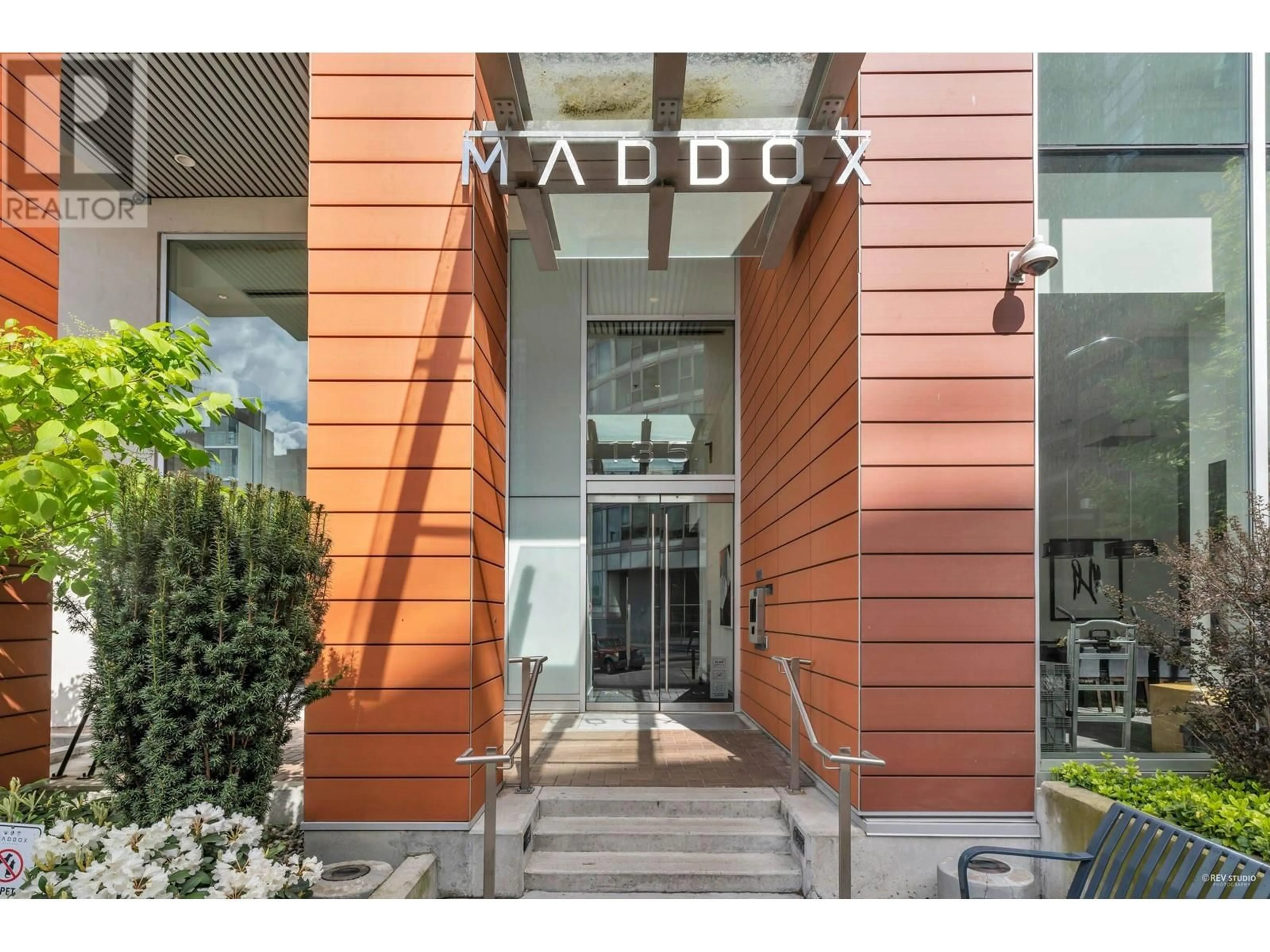 Indoor foyer for 3005 - 1351 CONTINENTAL STREET, Vancouver British Columbia V6Z0C6