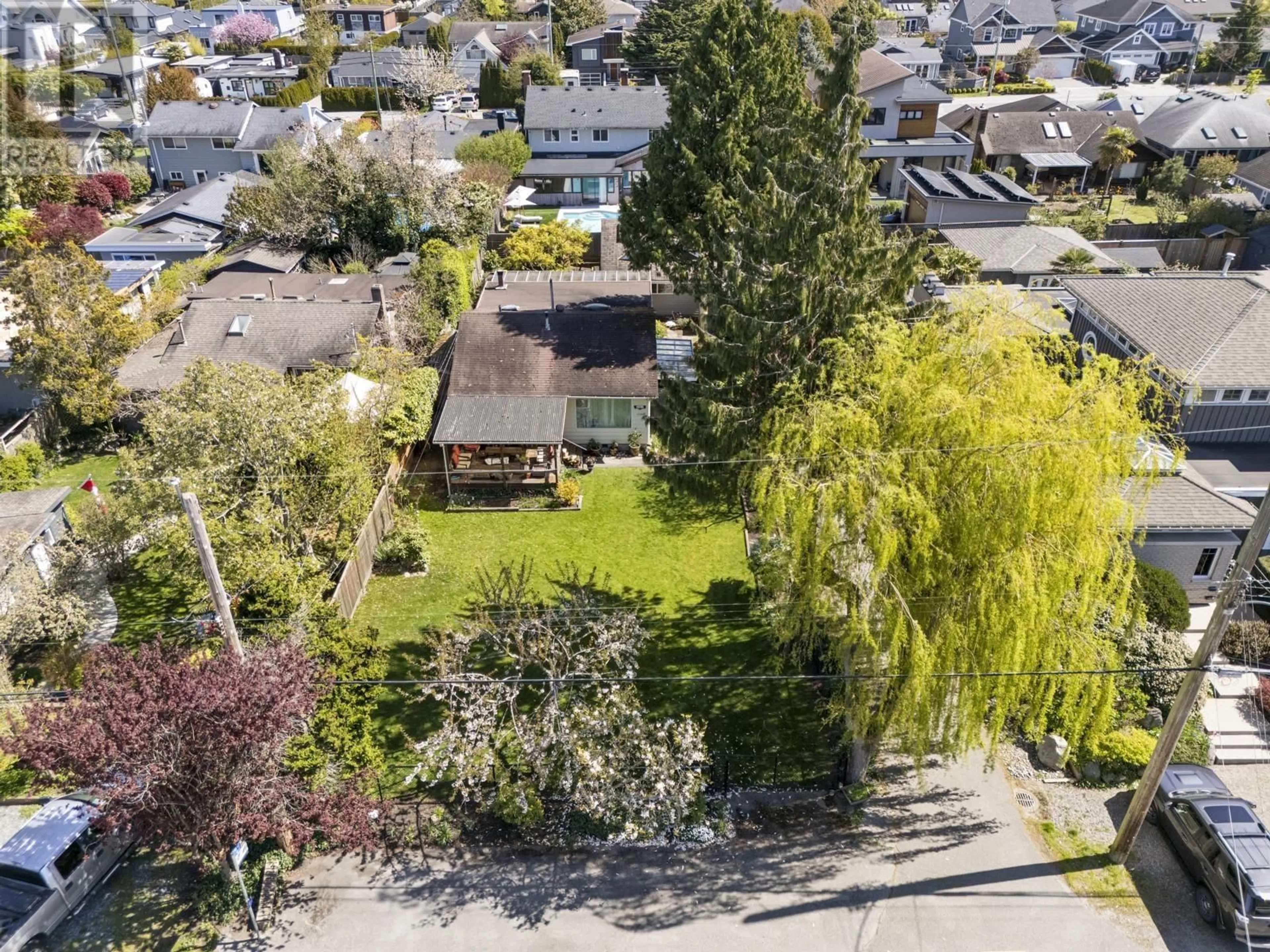 A pic from outside/outdoor area/front of a property/back of a property/a pic from drone, street for 206 66A STREET, Delta British Columbia V4L1M5