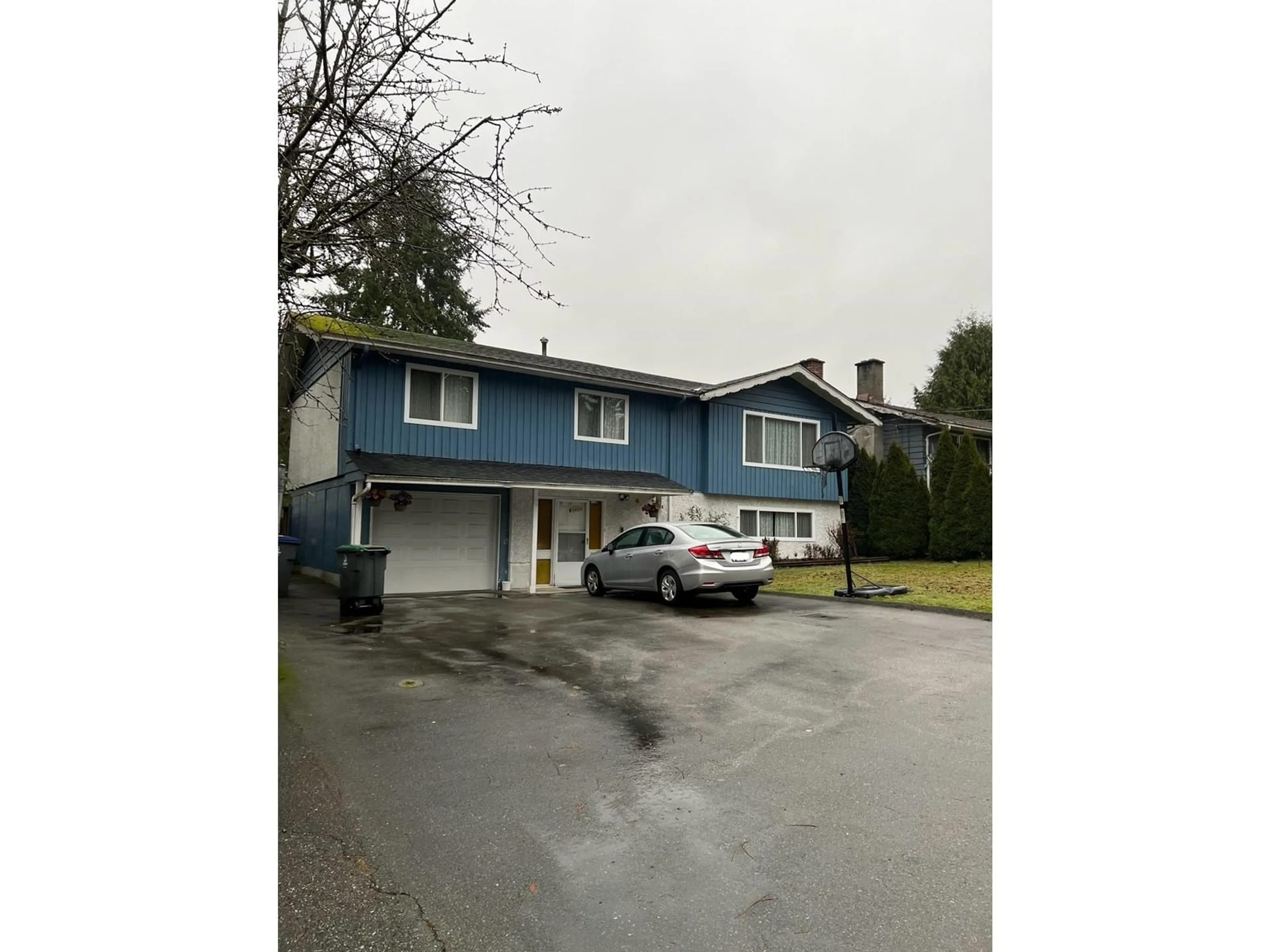 Blurry image for 14029 103, Surrey British Columbia V3T1S1