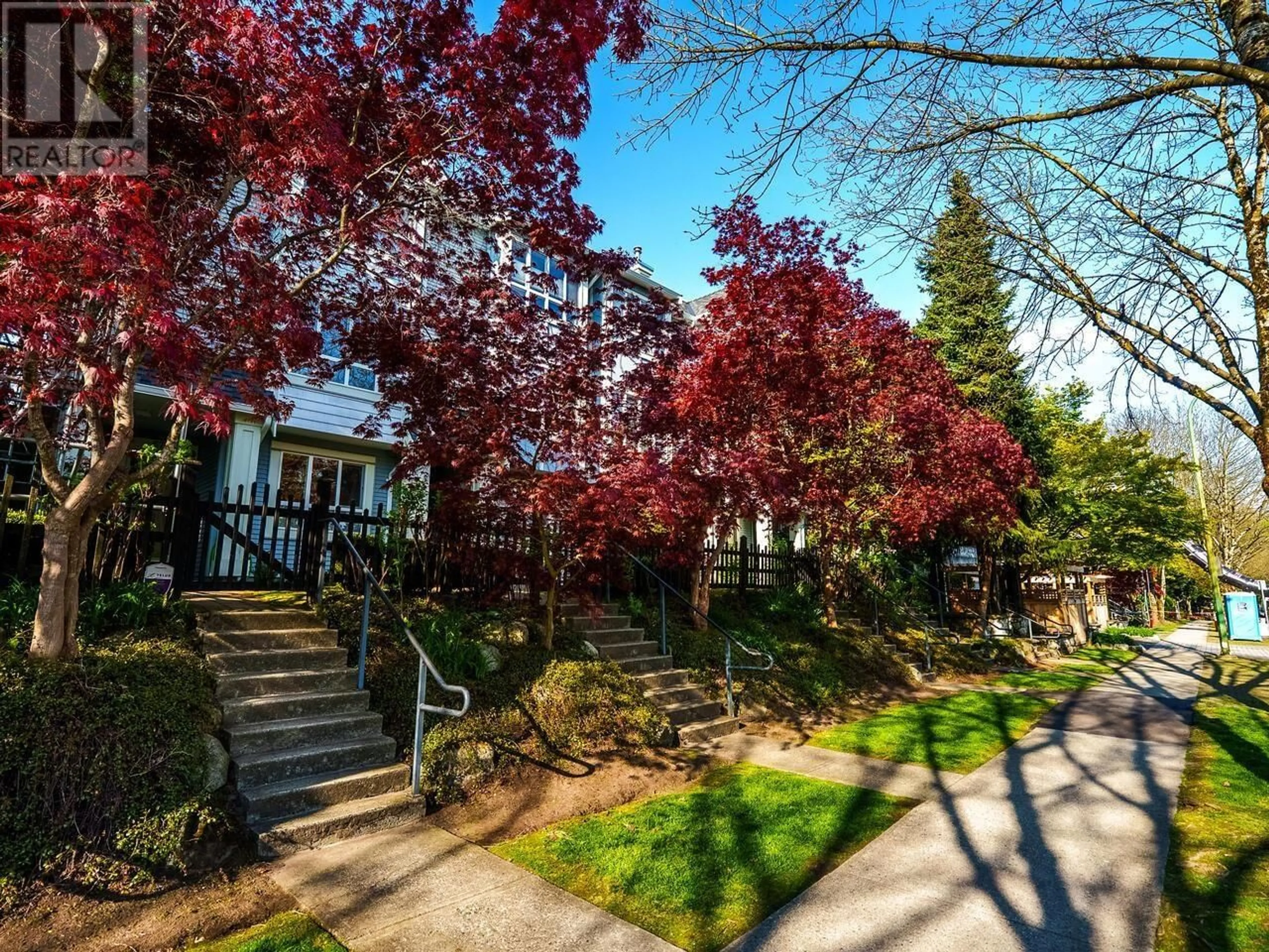 A pic from outside/outdoor area/front of a property/back of a property/a pic from drone, street for 6711 PRENTER STREET, Burnaby British Columbia V5E4K5