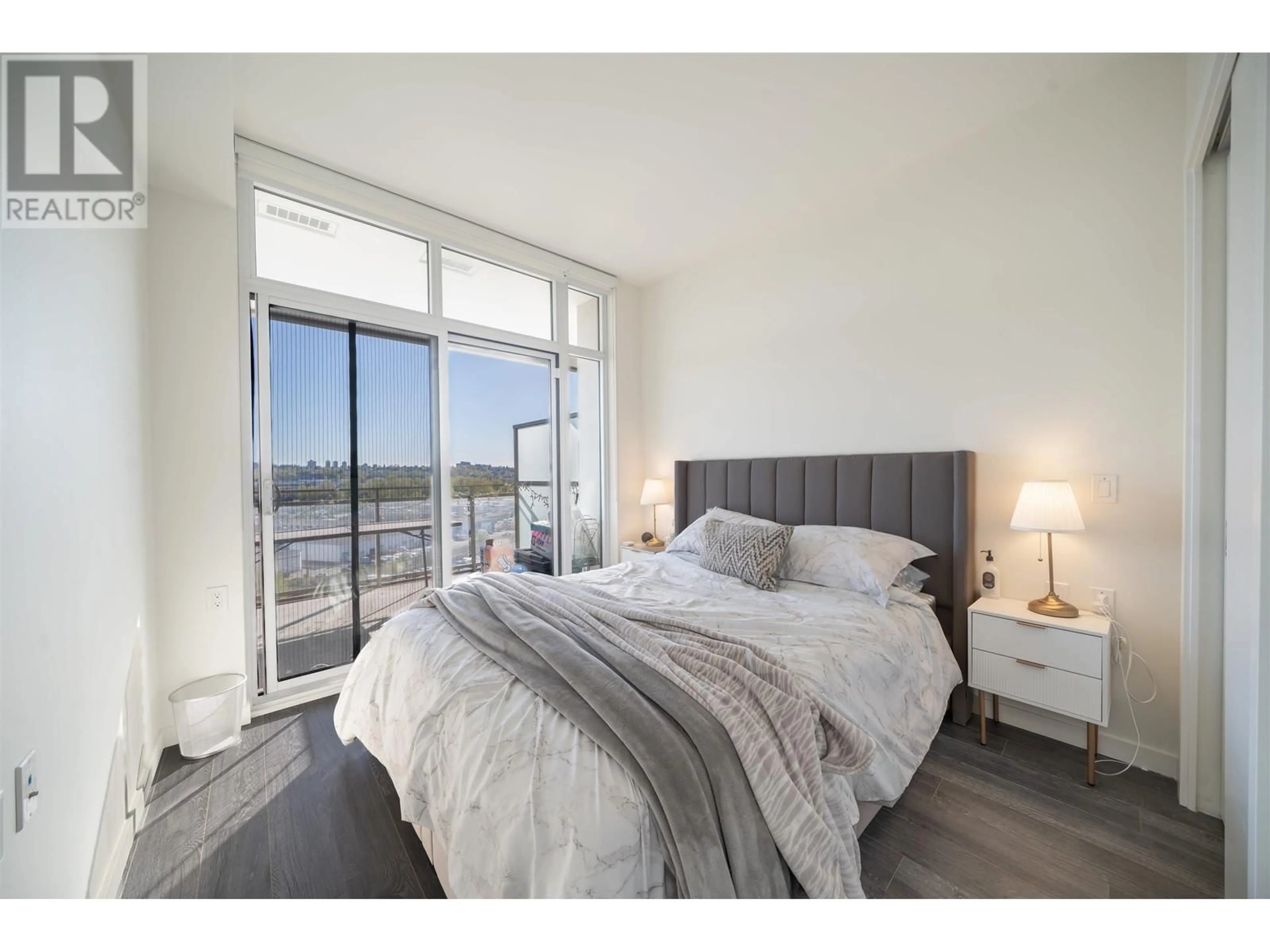 Bedroom with bed, unknown for 1207 - 5311 GORING STREET, Burnaby British Columbia V5B0B5