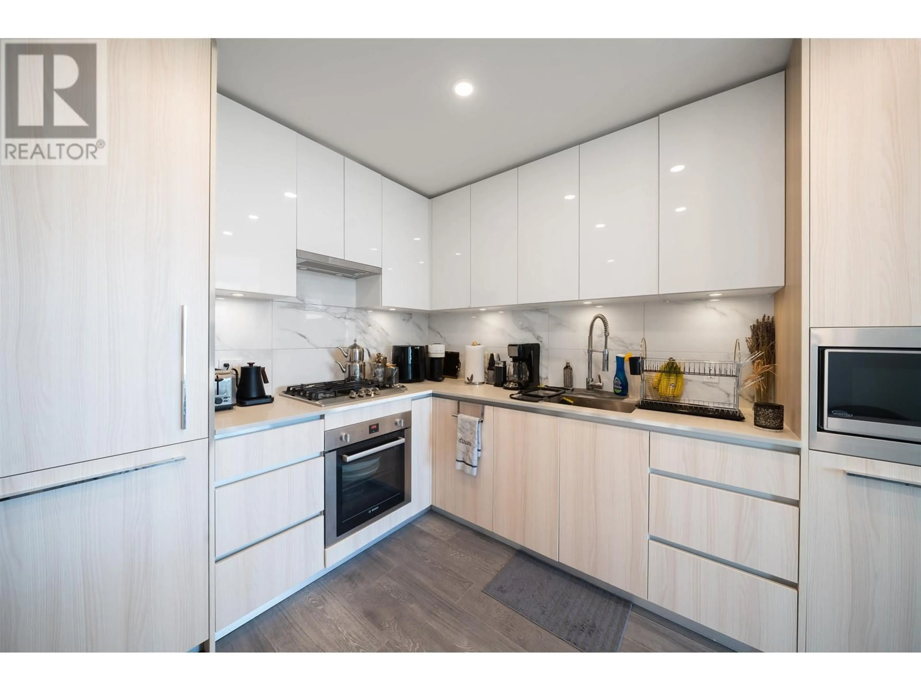 Standard kitchen, wood/laminate floor for 1207 - 5311 GORING STREET, Burnaby British Columbia V5B0B5