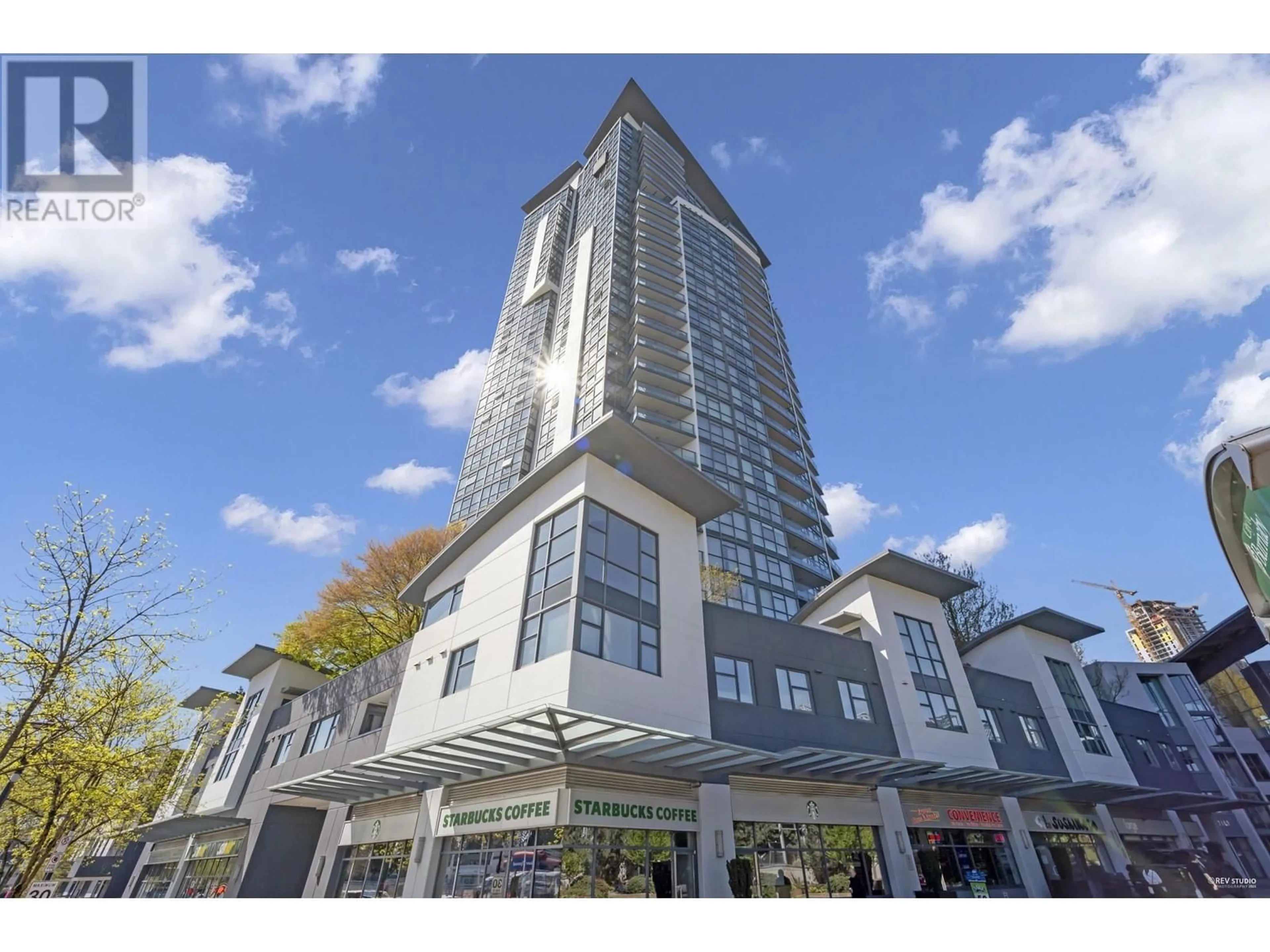 Indoor foyer for 301 - 2225 HOLDOM AVENUE, Burnaby British Columbia V5B2Z8