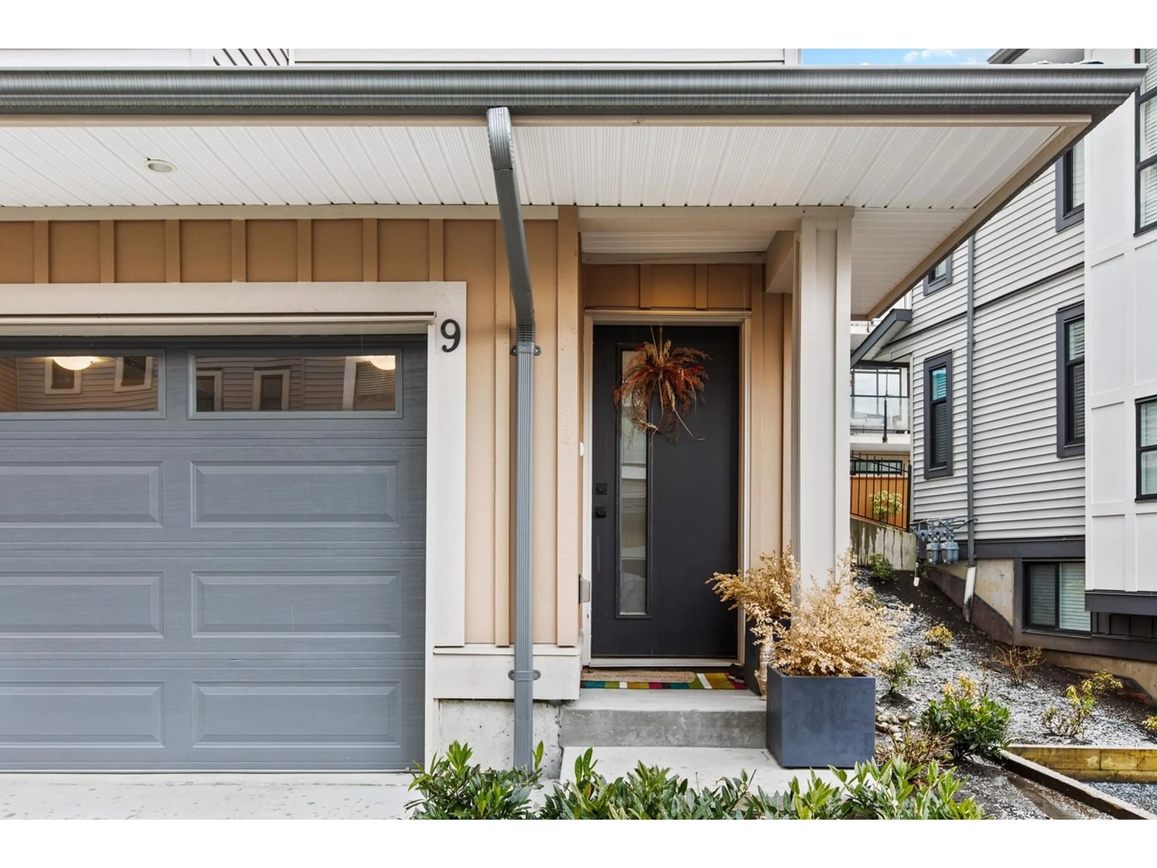Unknown for 9 - 35810 MCKEE, Abbotsford British Columbia V3G0H9