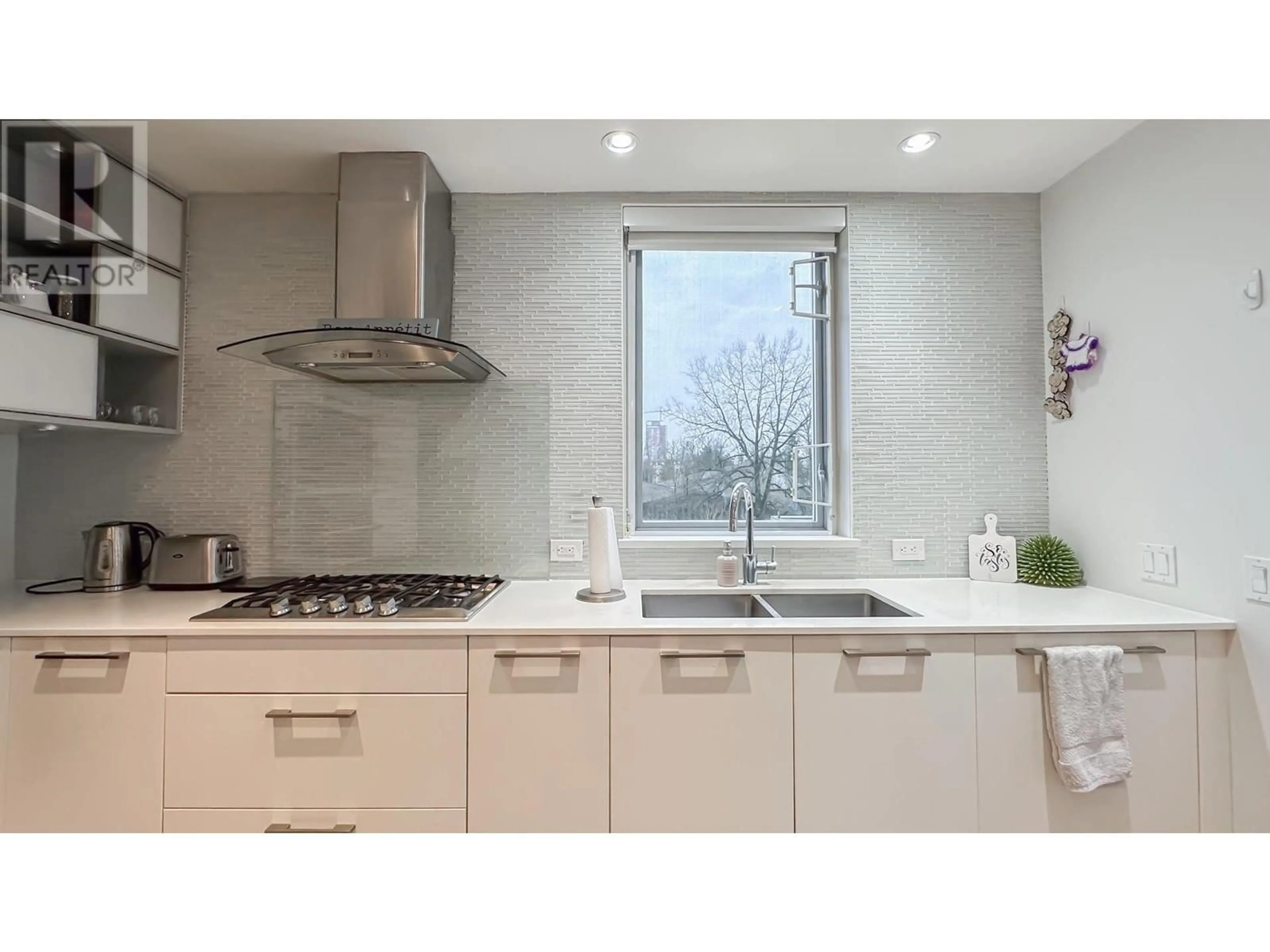 Contemporary kitchen, ceramic/tile floor for 505 - 4867 CAMBIE STREET, Vancouver British Columbia V5Z0C5