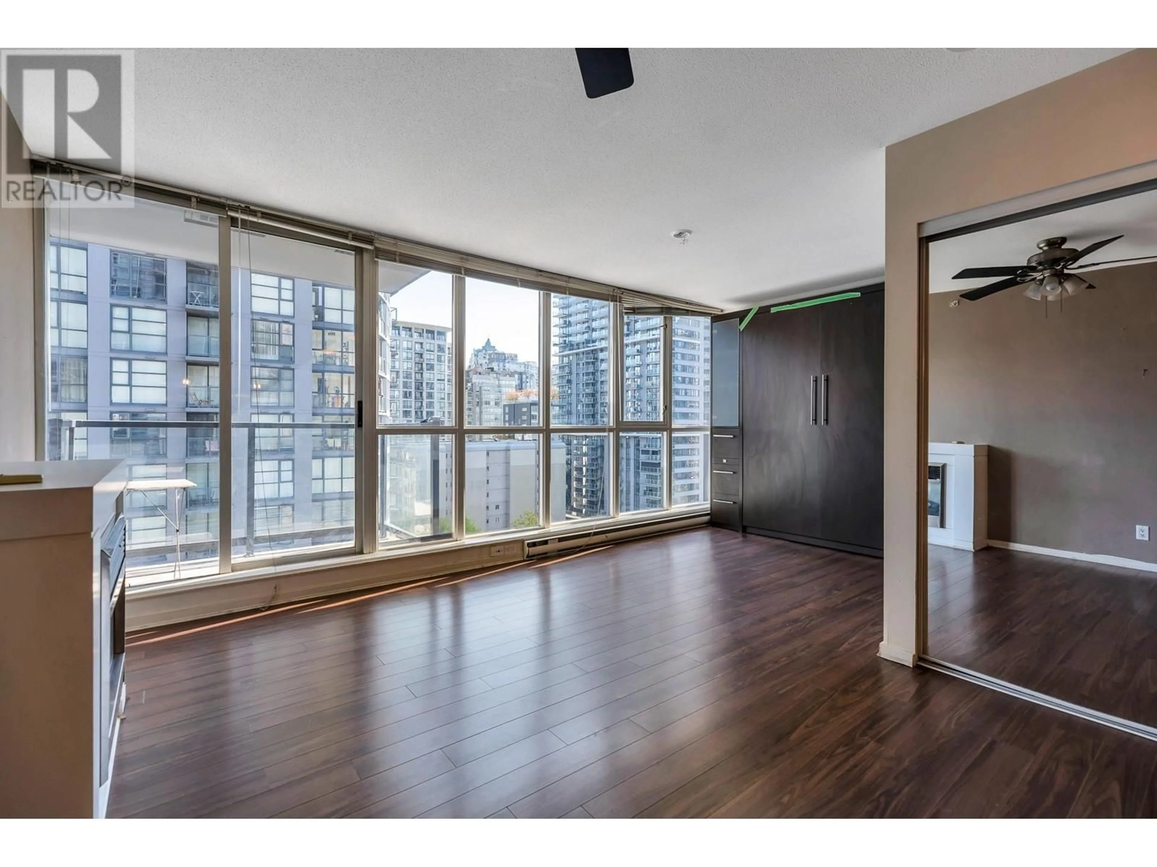 Unknown for 903 - 1199 SEYMOUR STREET, Vancouver British Columbia V6B1K3