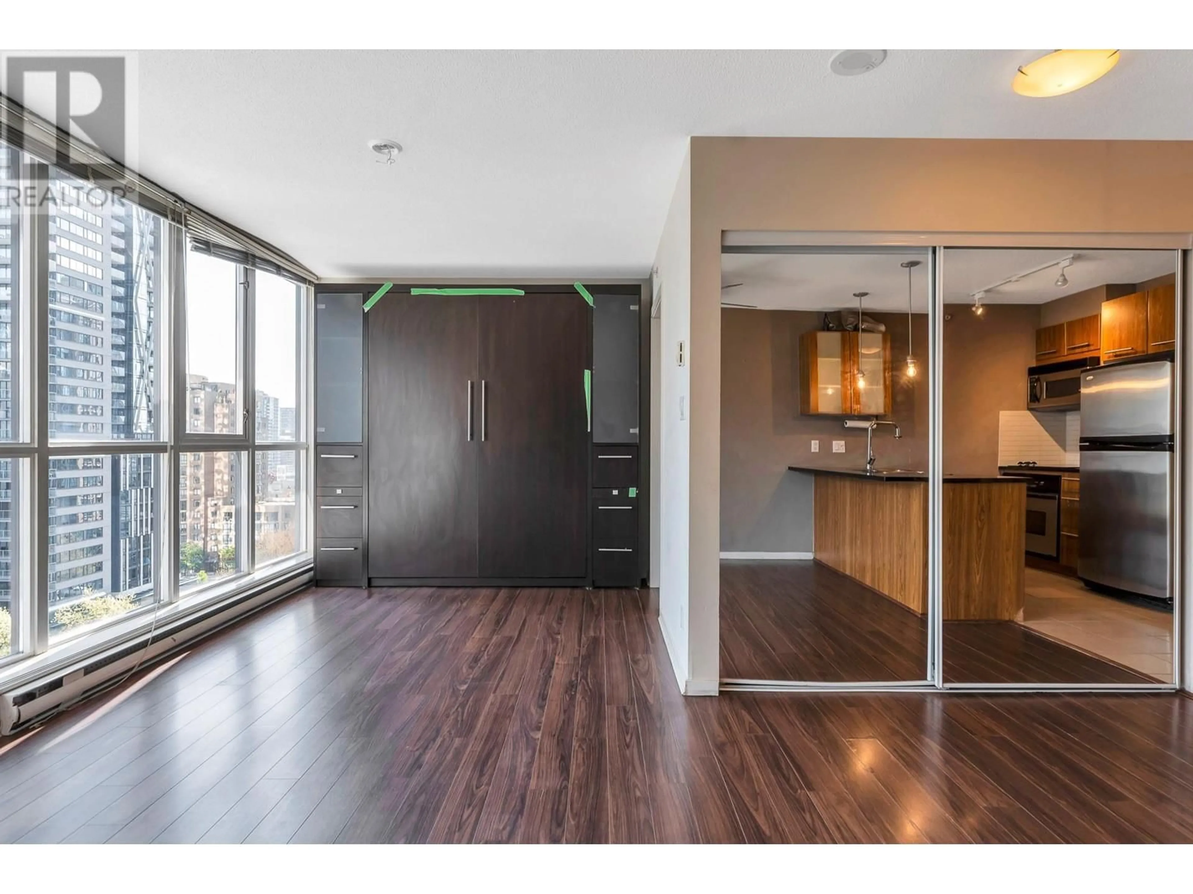 Indoor entryway for 903 - 1199 SEYMOUR STREET, Vancouver British Columbia V6B1K3