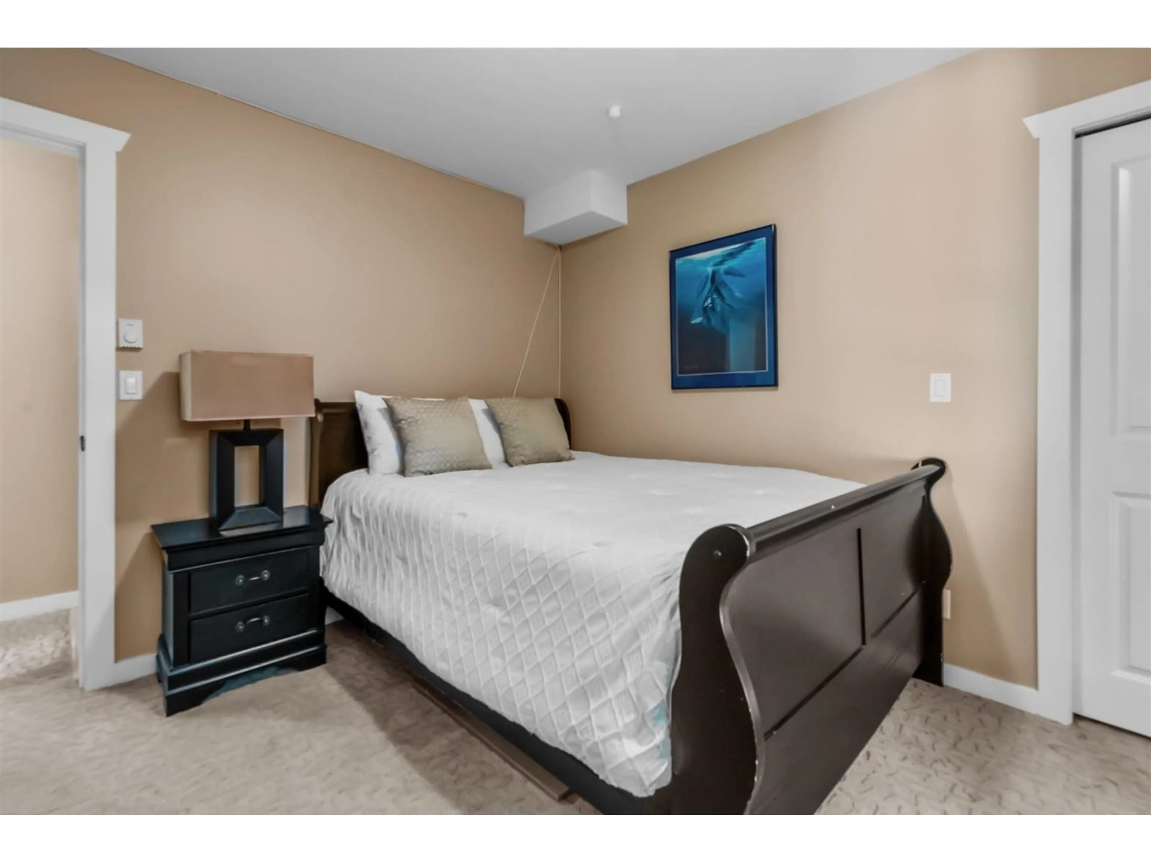 Bedroom with bed, unknown for 4 - 14921 THRIFT, White Rock British Columbia V4B2J8
