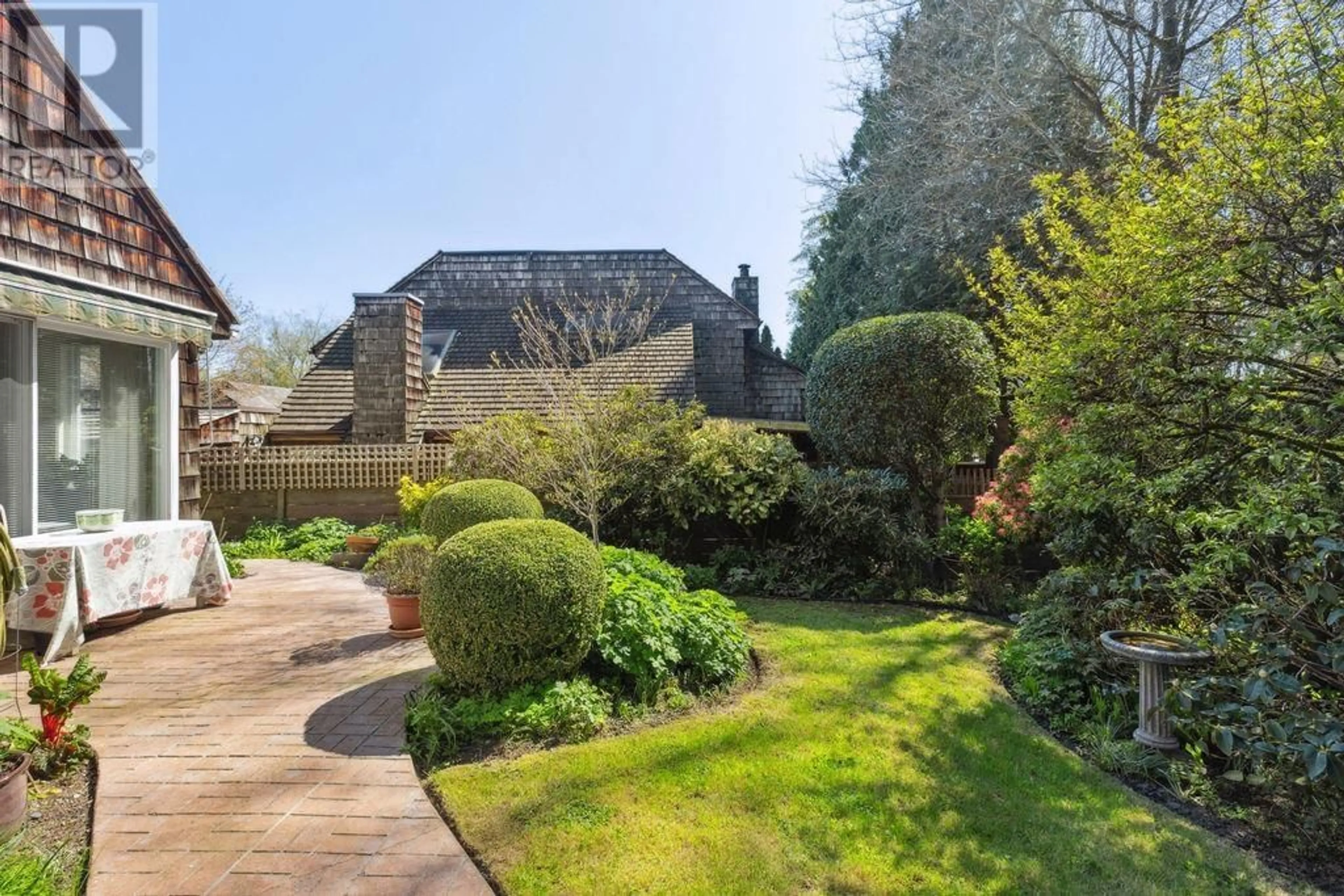 A pic from outside/outdoor area/front of a property/back of a property/a pic from drone, unknown for 7423 TAMARIND DRIVE, Vancouver British Columbia V5S3Z9