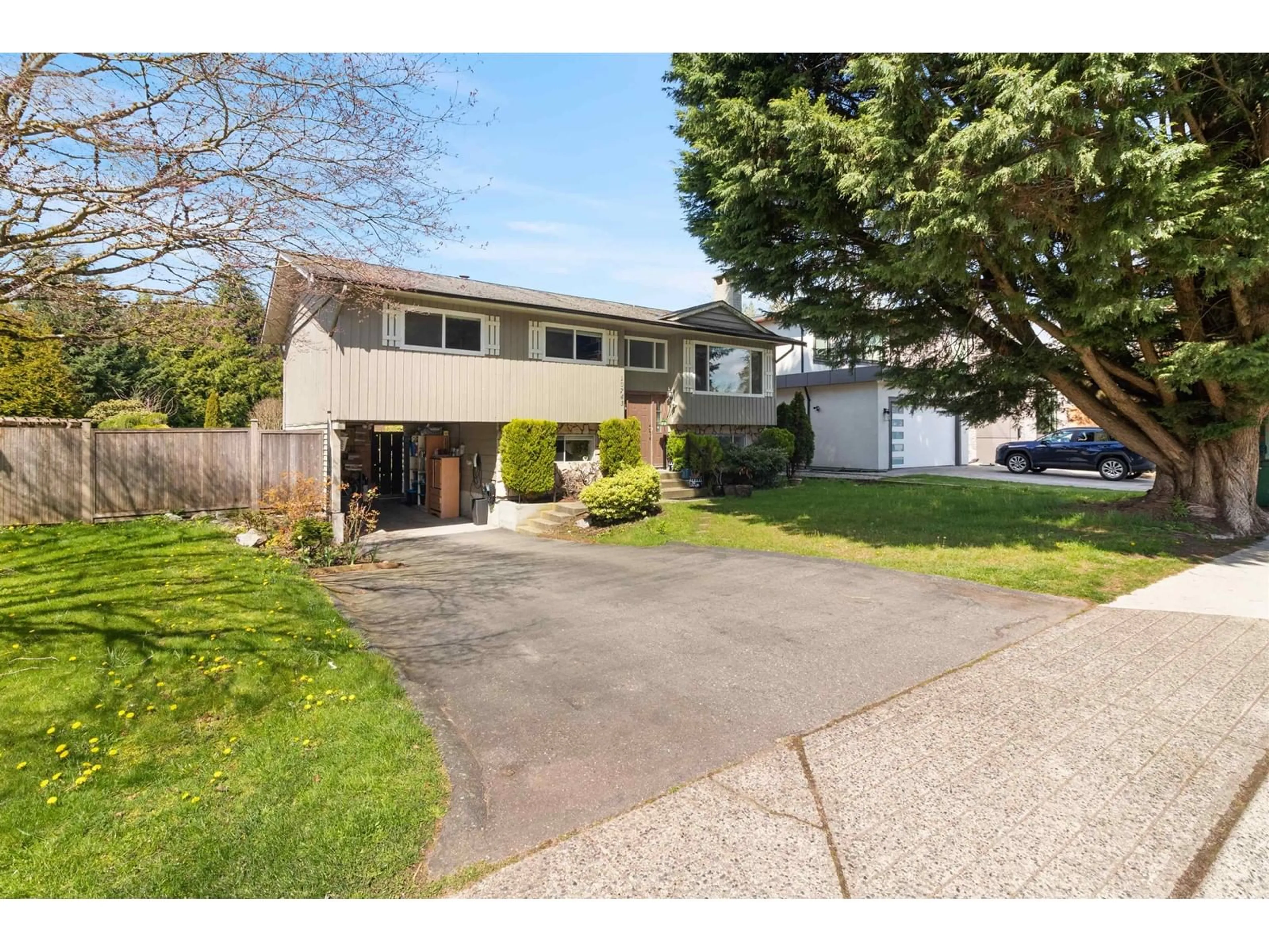 A pic from outside/outdoor area/front of a property/back of a property/a pic from drone, street for 10743 DUNLOP, Delta British Columbia V4C2M7