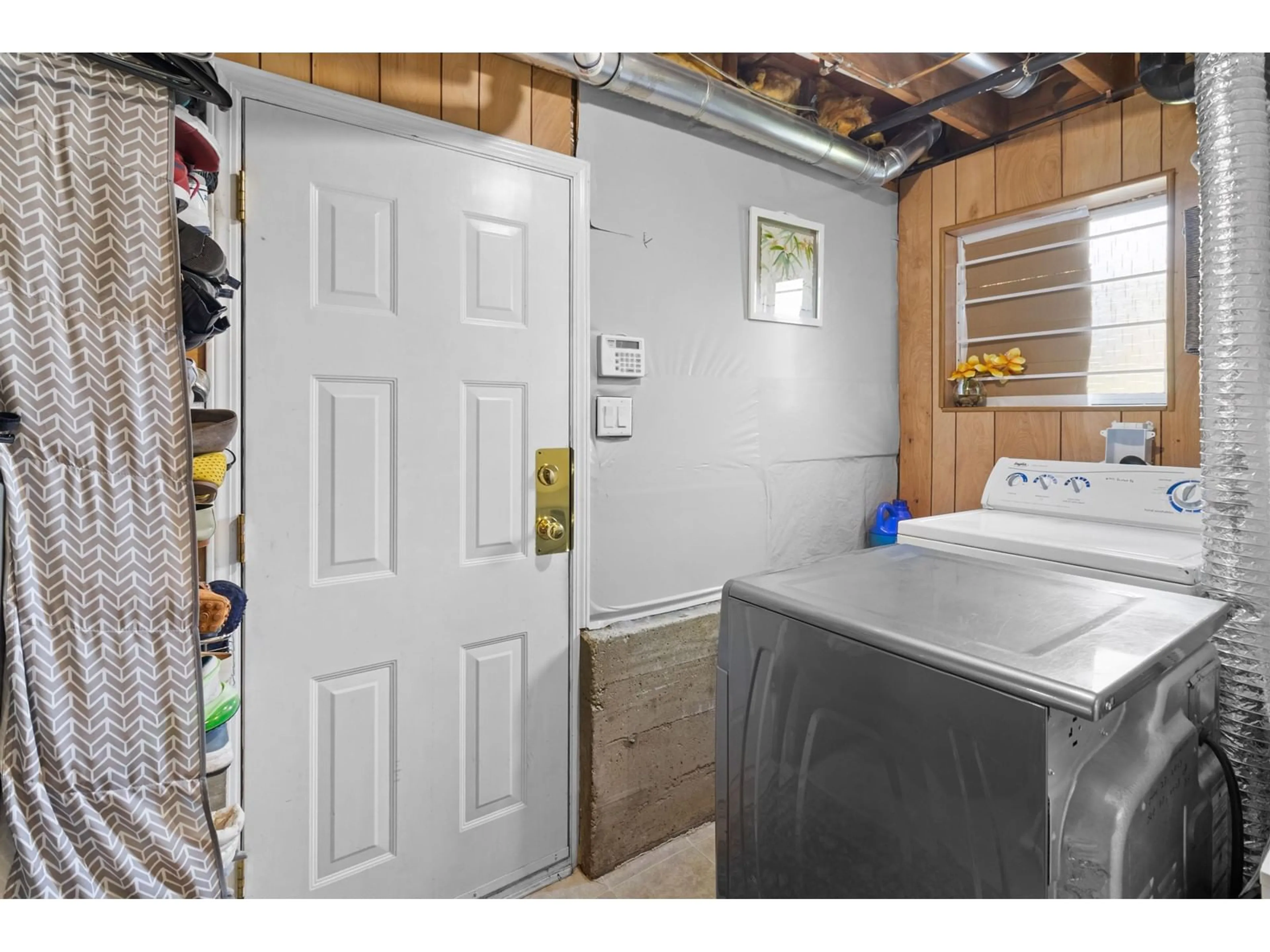 Laundry room for 10743 DUNLOP, Delta British Columbia V4C2M7