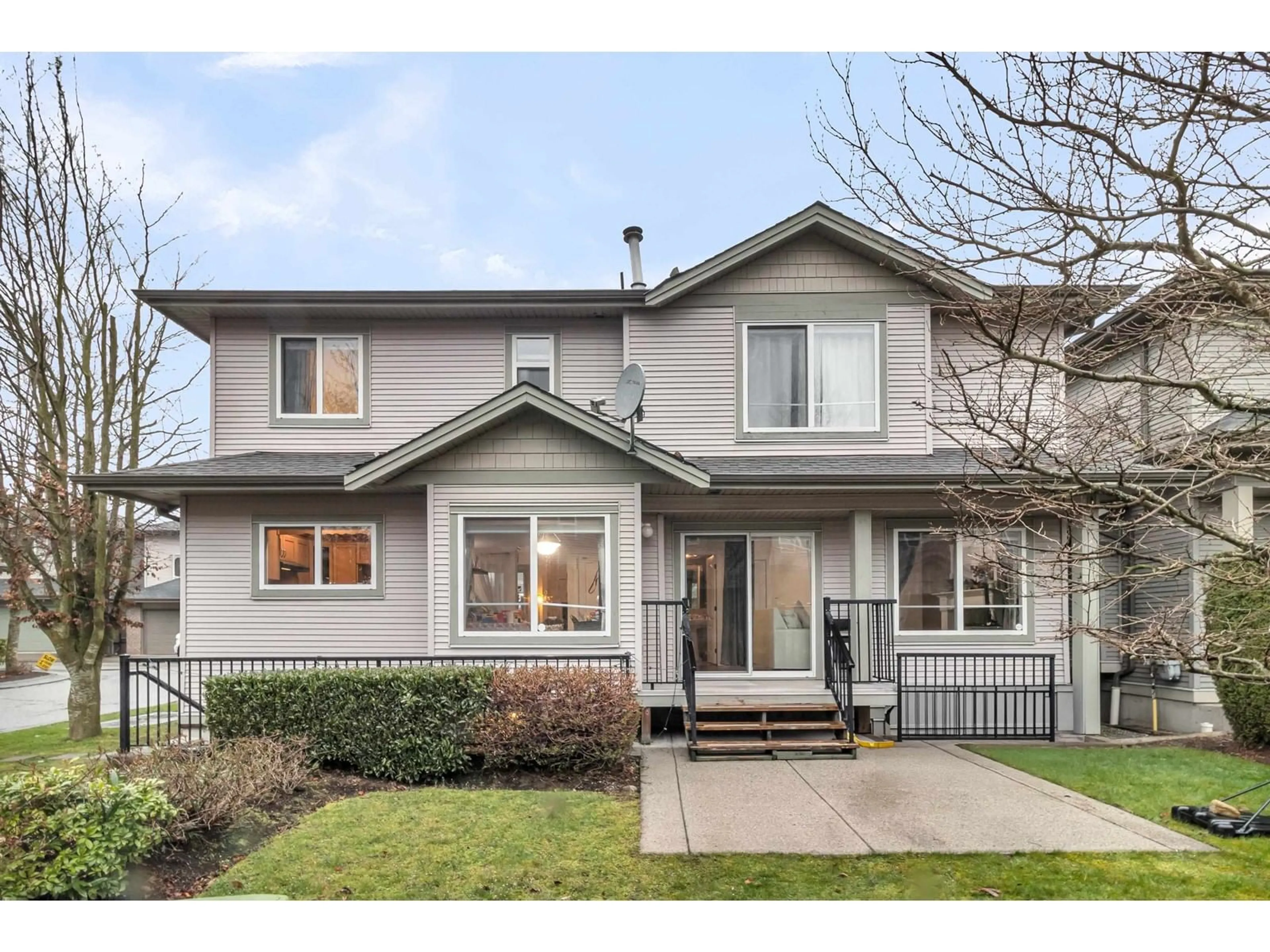 Home with vinyl exterior material, street for 7 - 6116 128, Surrey British Columbia V3X1T1