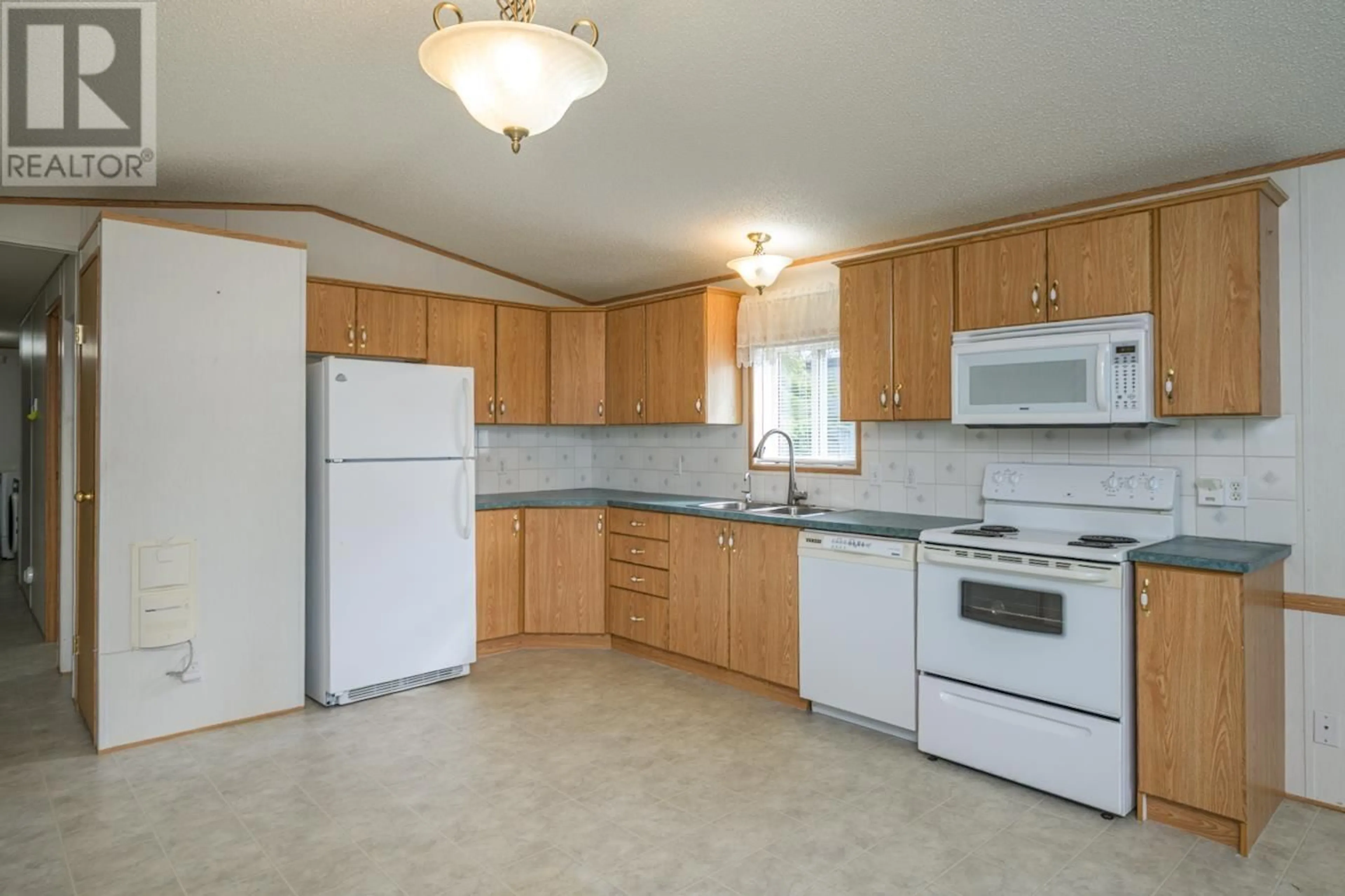 Standard kitchen, unknown for 85 - 1000 INVERNESS ROAD, Prince George British Columbia V2K4V1