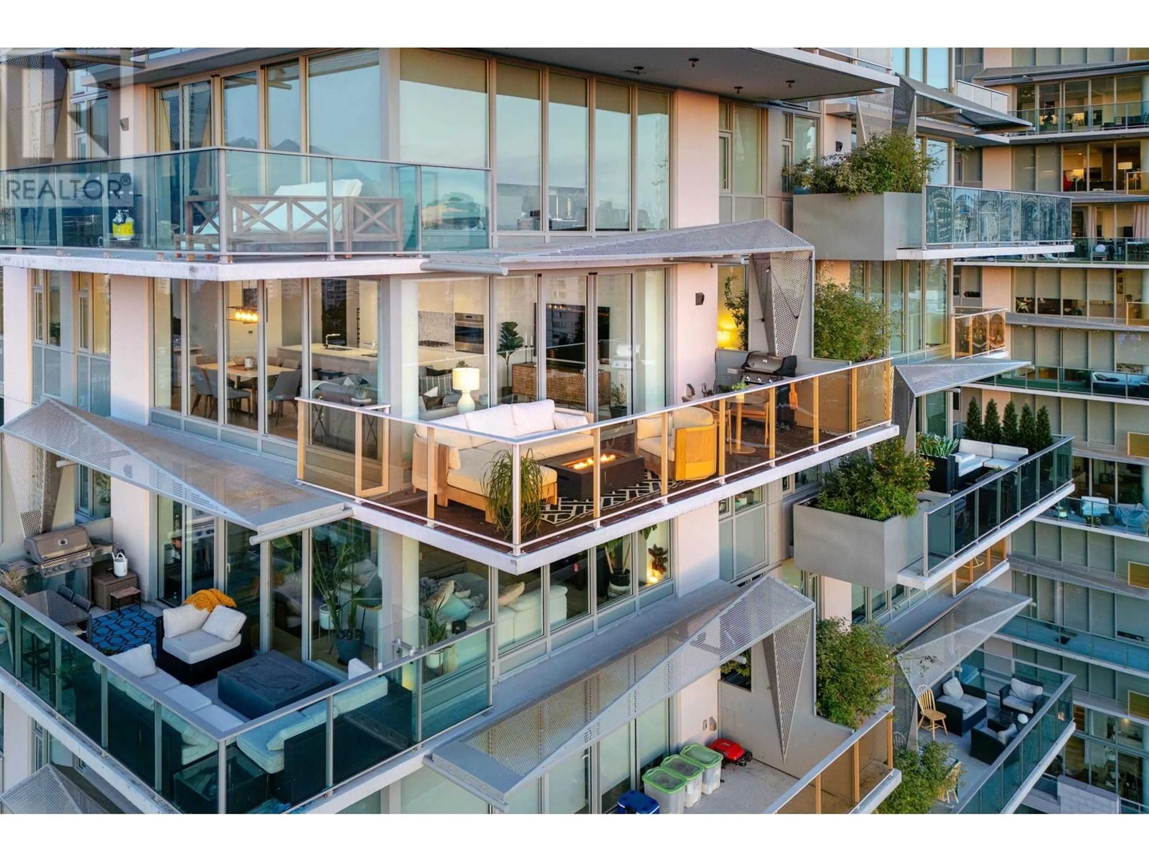 Indoor foyer for 1302 - 1180 BROUGHTON STREET, Vancouver British Columbia V6G2B1