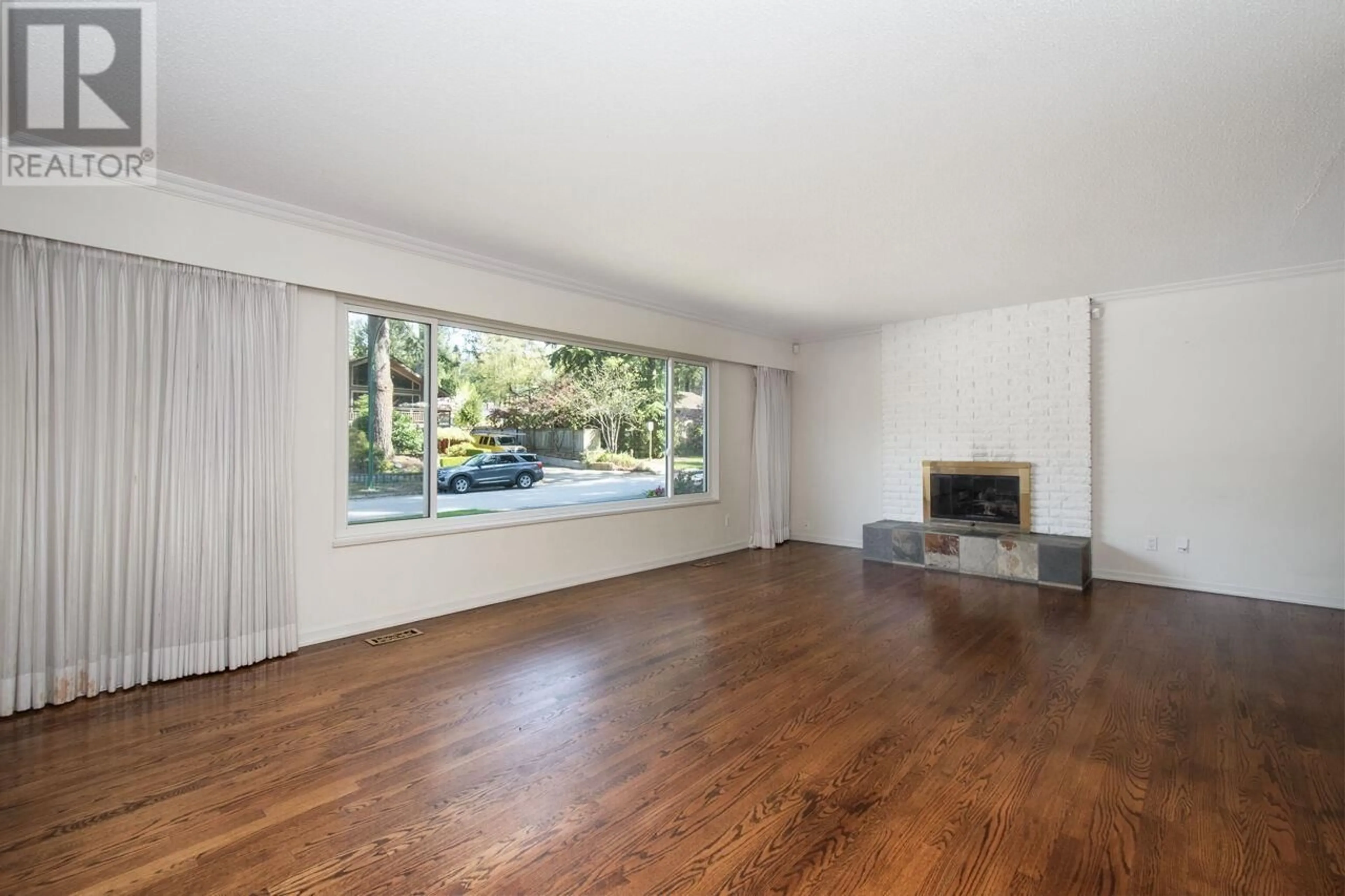 Unknown for 1886 LAYTON DRIVE, North Vancouver British Columbia V7H1X9