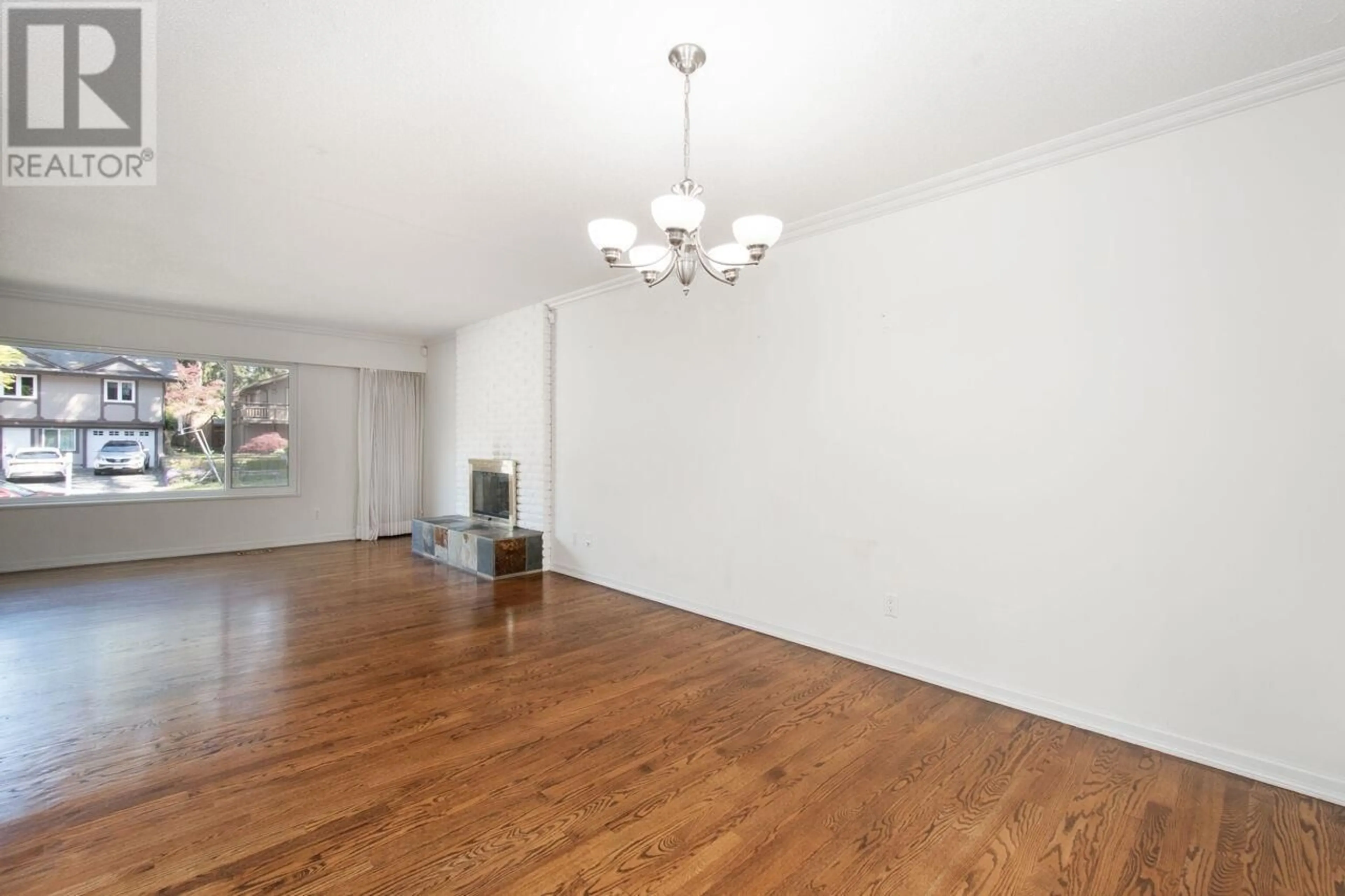 A pic of a room for 1886 LAYTON DRIVE, North Vancouver British Columbia V7H1X9