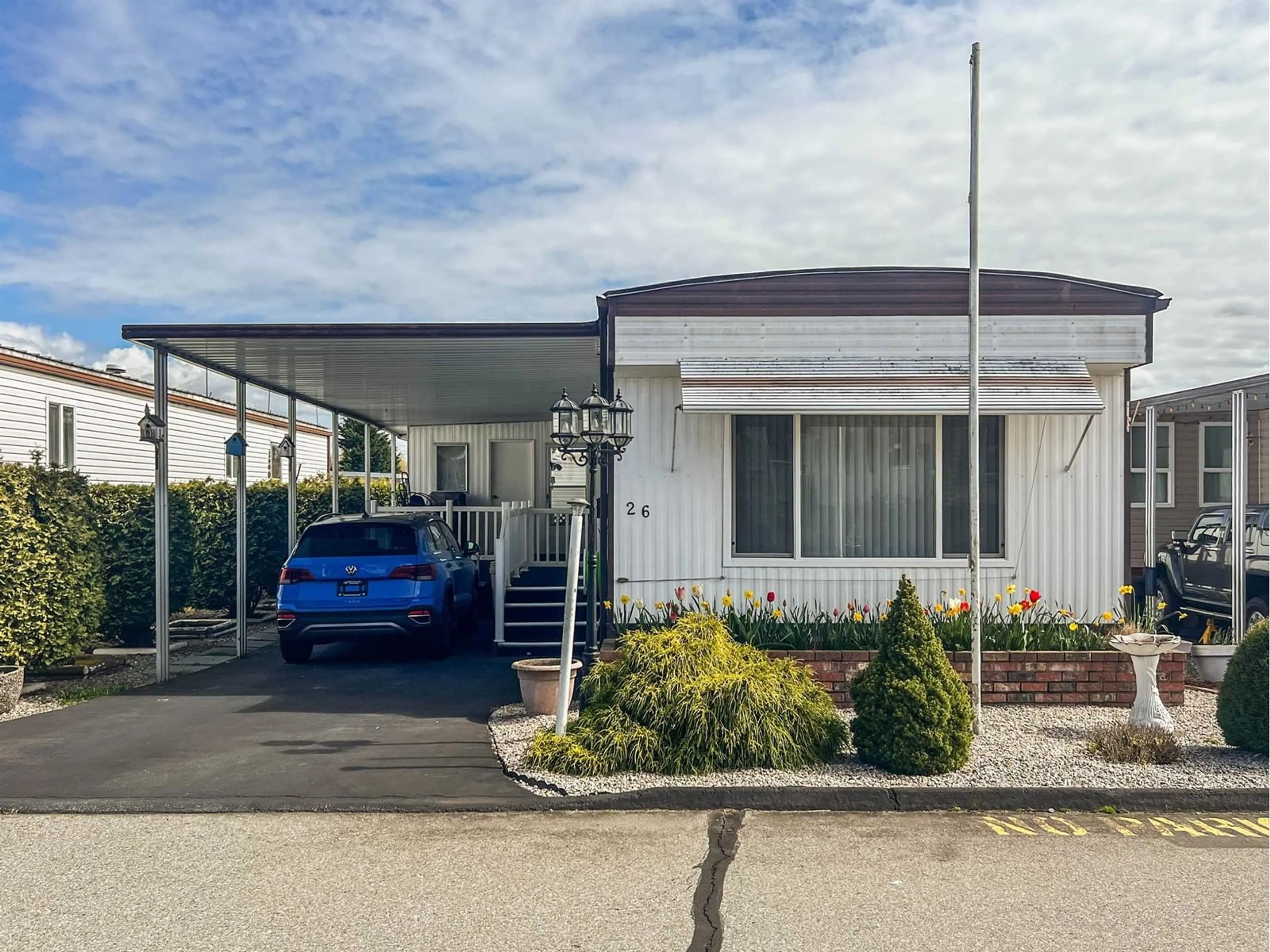 Home with vinyl exterior material, street for 26 - 15875 20, Surrey British Columbia V4A2B1