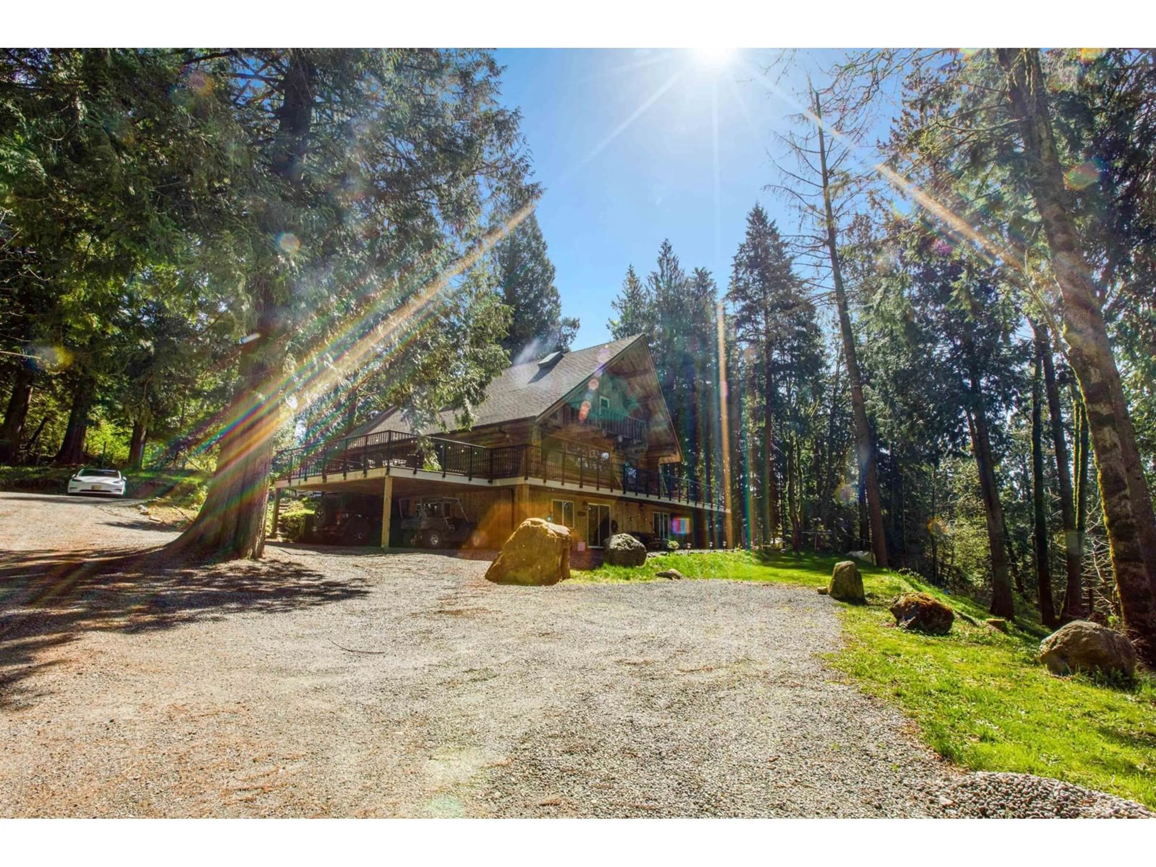 A pic from outside/outdoor area/front of a property/back of a property/a pic from drone, mountain view for 9372 DAVIDSON, Mission British Columbia V2V7C8