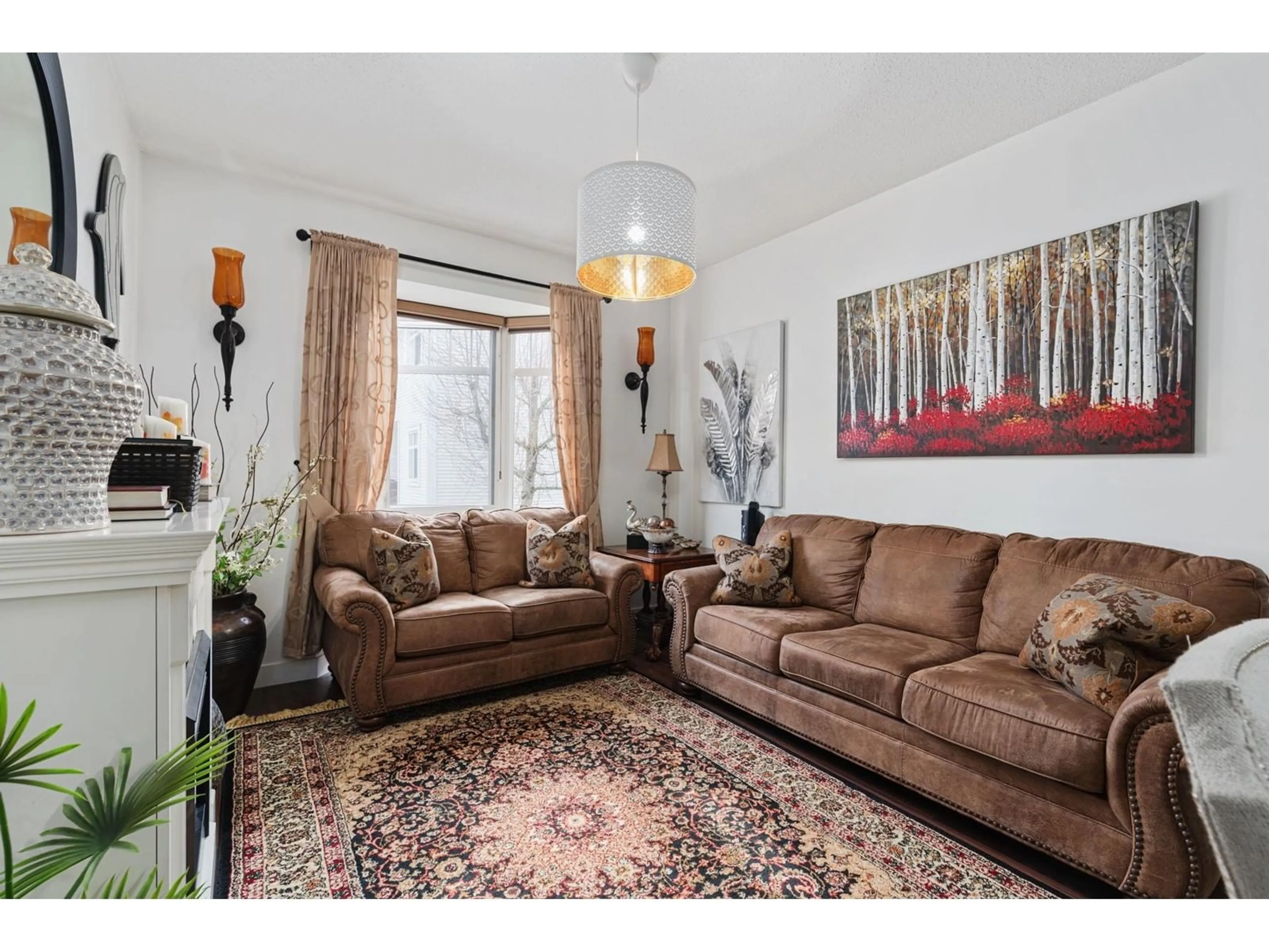 Living room with furniture, unknown for 82 - 19551 66, Surrey British Columbia V4N0Z5