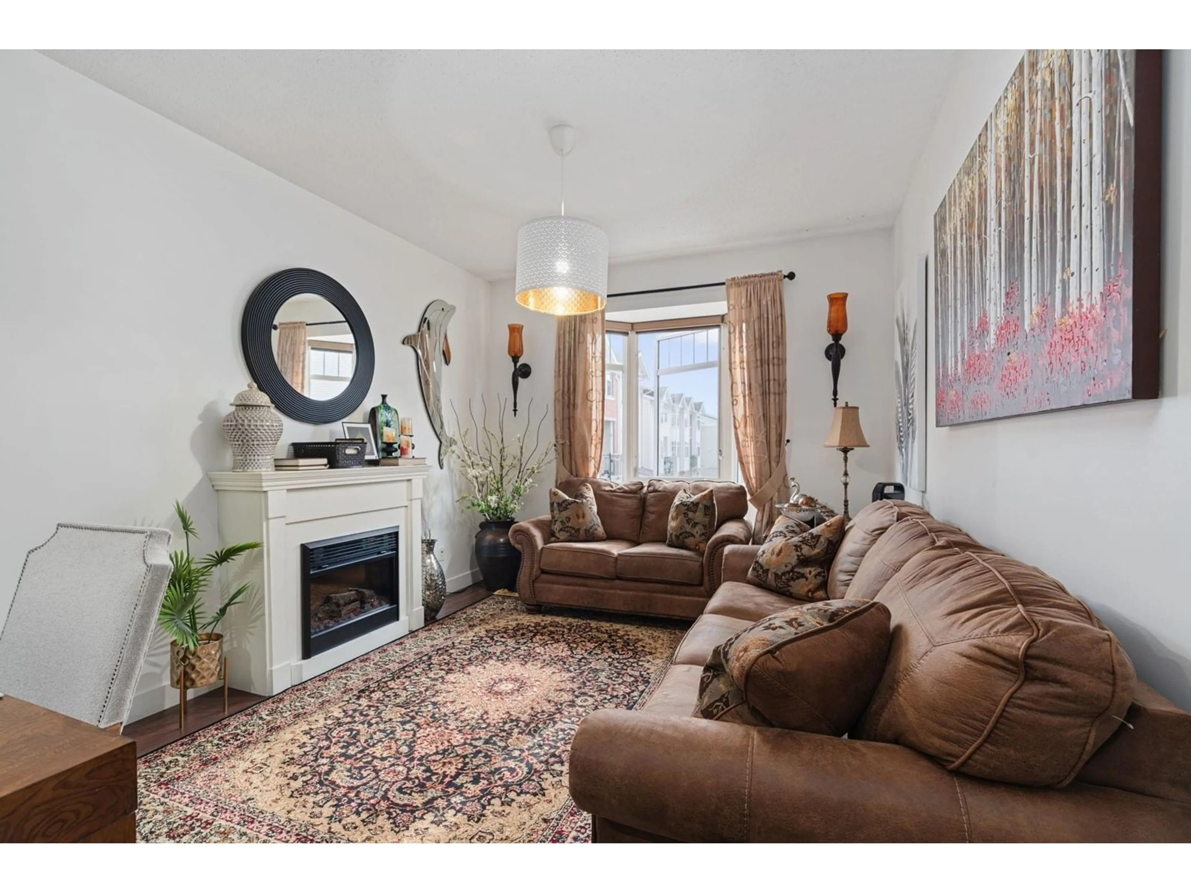 Living room with furniture, unknown for 82 - 19551 66, Surrey British Columbia V4N0Z5