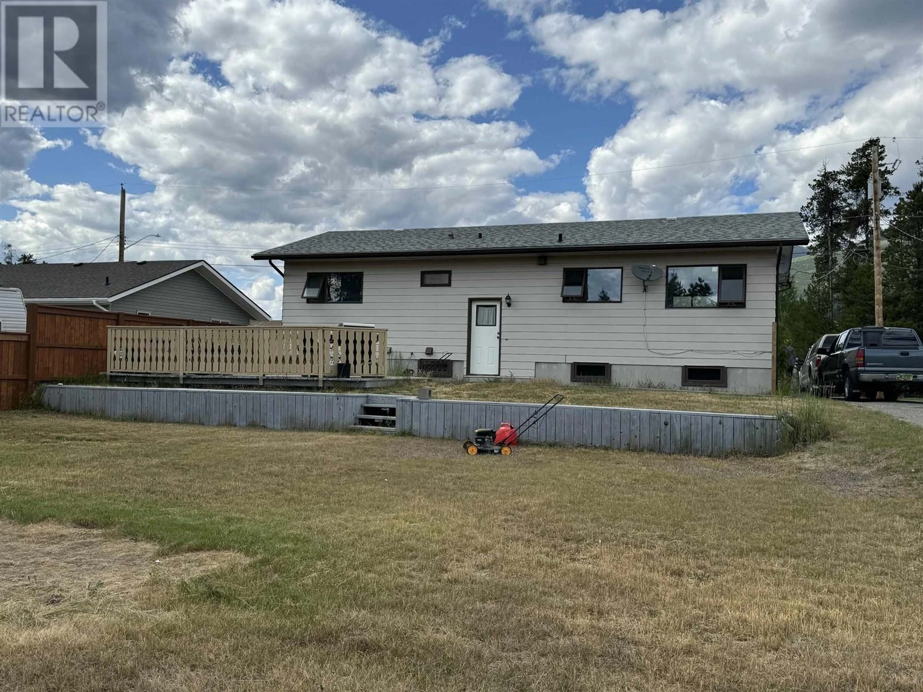 A pic from outside/outdoor area/front of a property/back of a property/a pic from drone, unknown for 1055 9TH AVENUE, Valemount British Columbia V0E2Z0