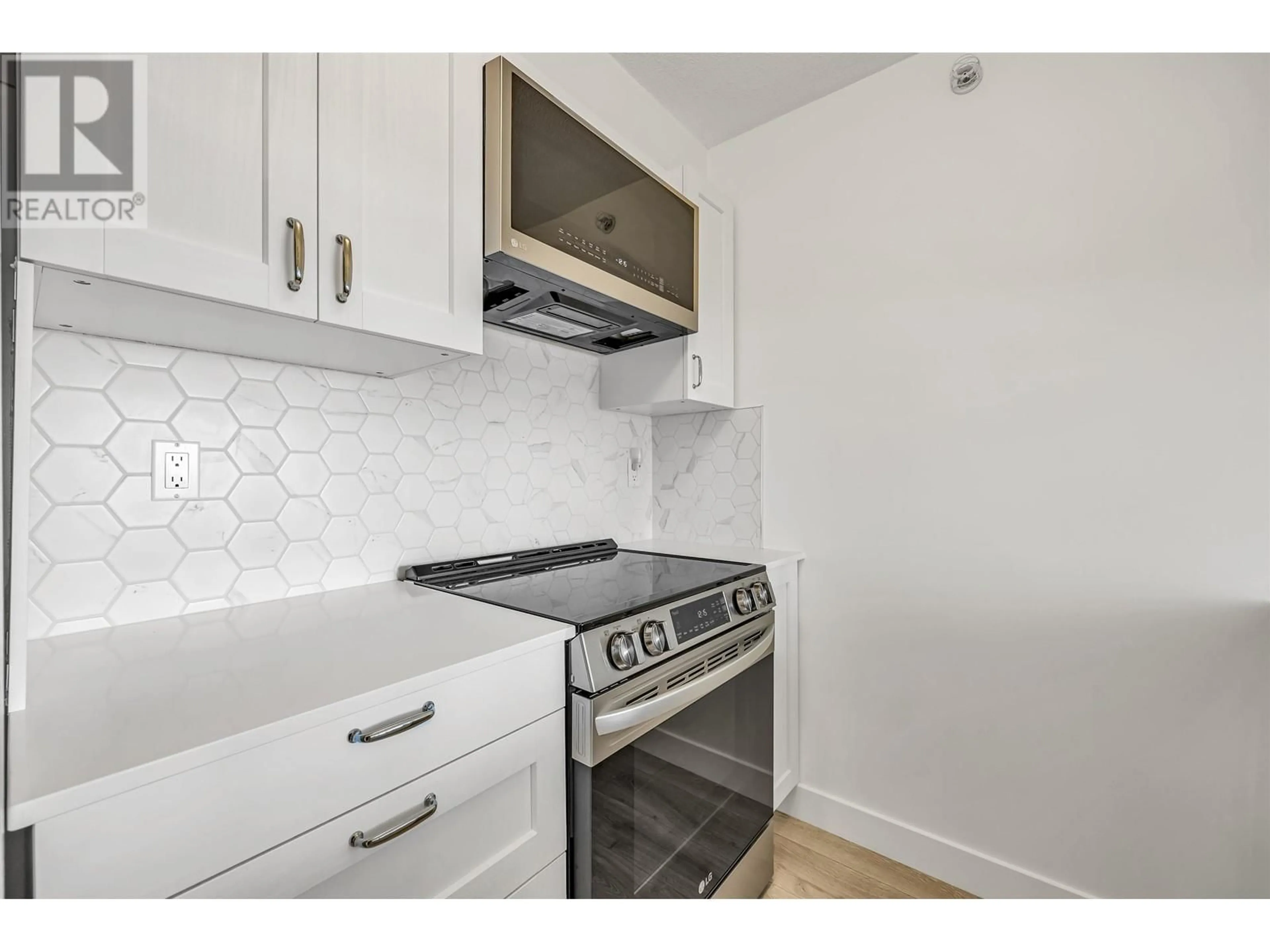 Standard kitchen, unknown for 1006 - 720 CARNARVON STREET, New Westminster British Columbia V3M6S2