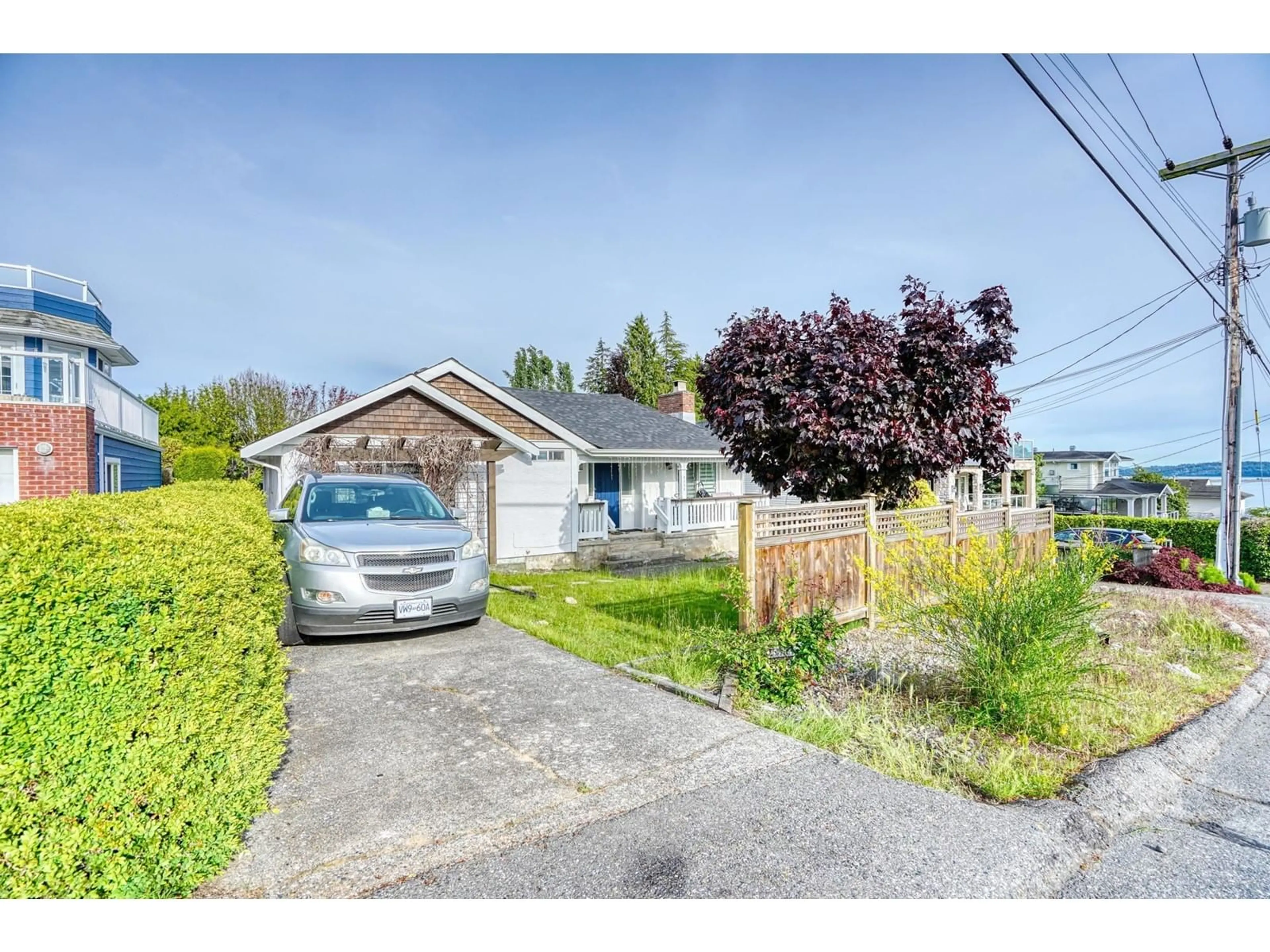 A pic from outside/outdoor area/front of a property/back of a property/a pic from drone, street for 1154 FINLAY, White Rock British Columbia V4B4K8