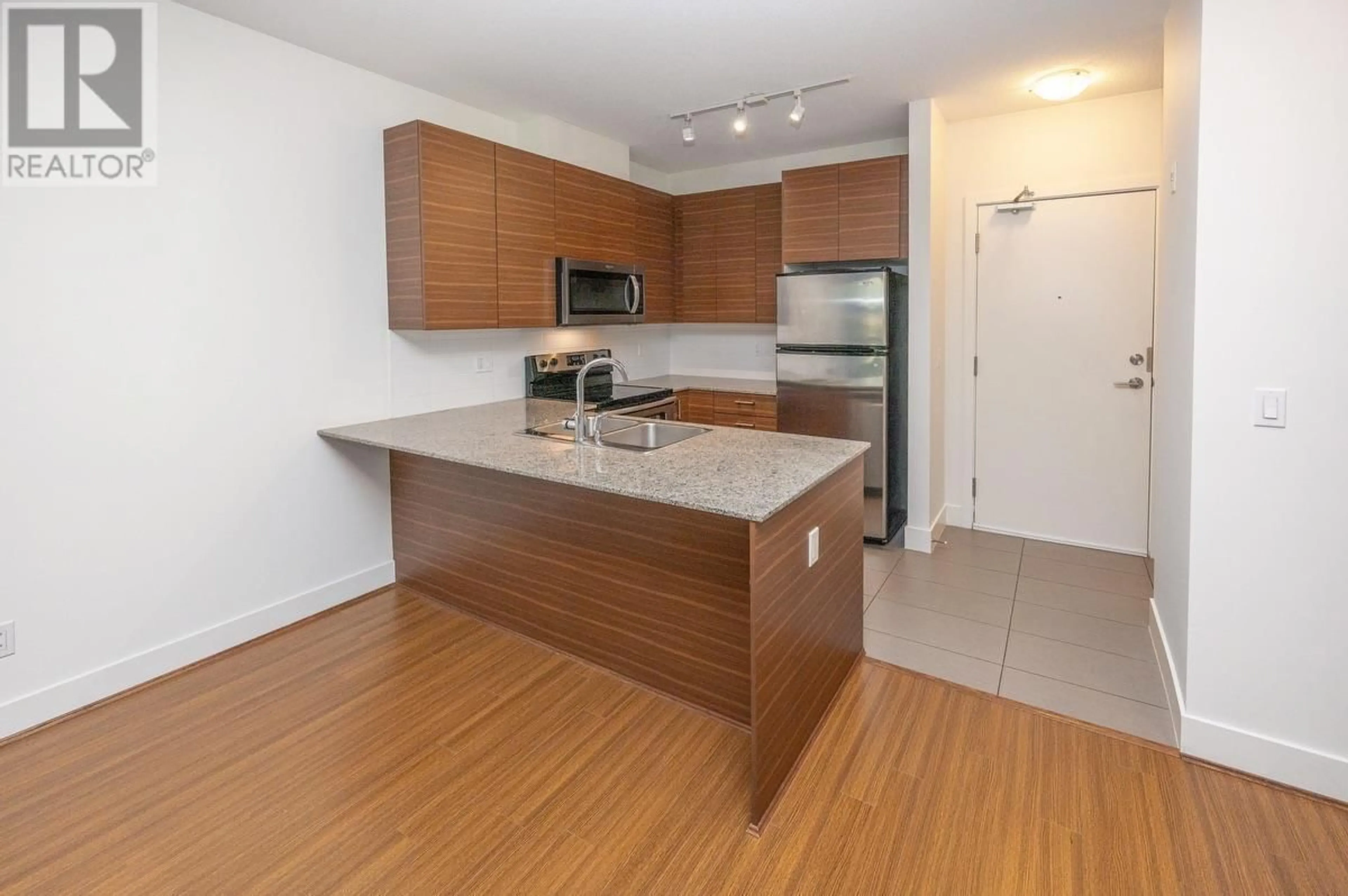 Standard kitchen, wood/laminate floor for 126 - 5788 SIDLEY STREET, Burnaby British Columbia V5J0E4
