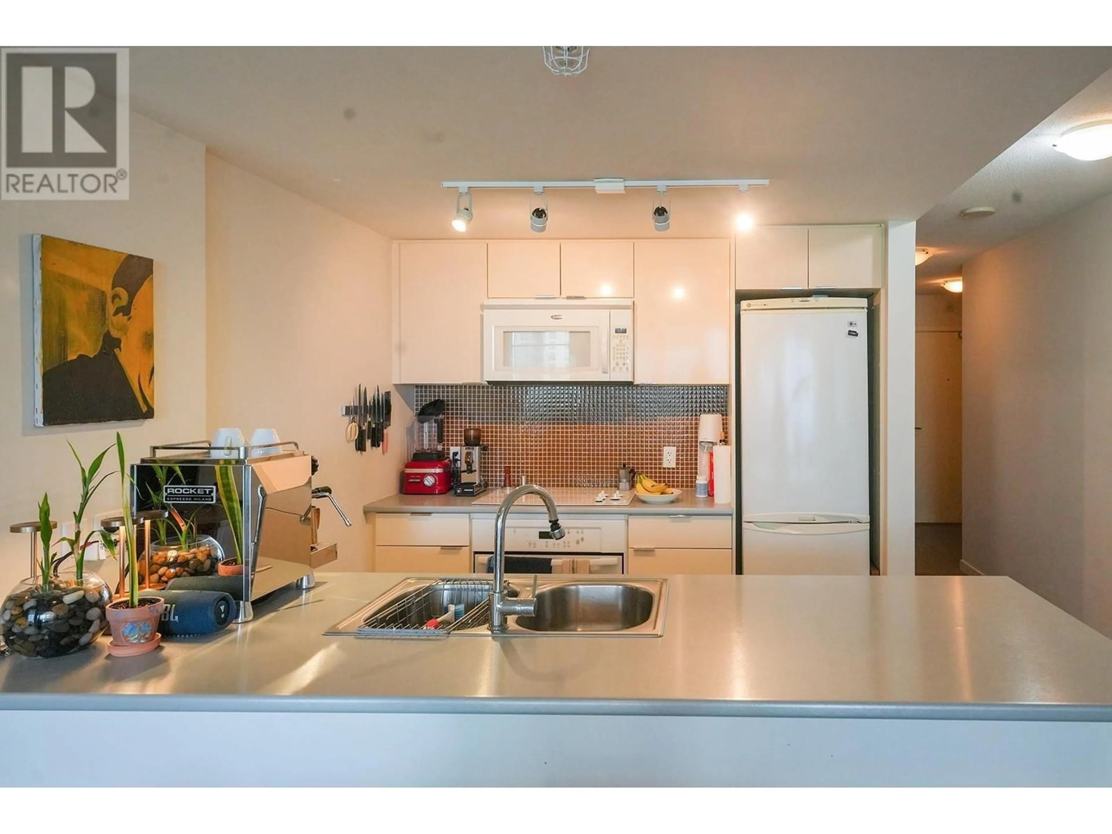 Standard kitchen, unknown for 2208 - 788 HAMILTON STREET, Vancouver British Columbia V6B0E9