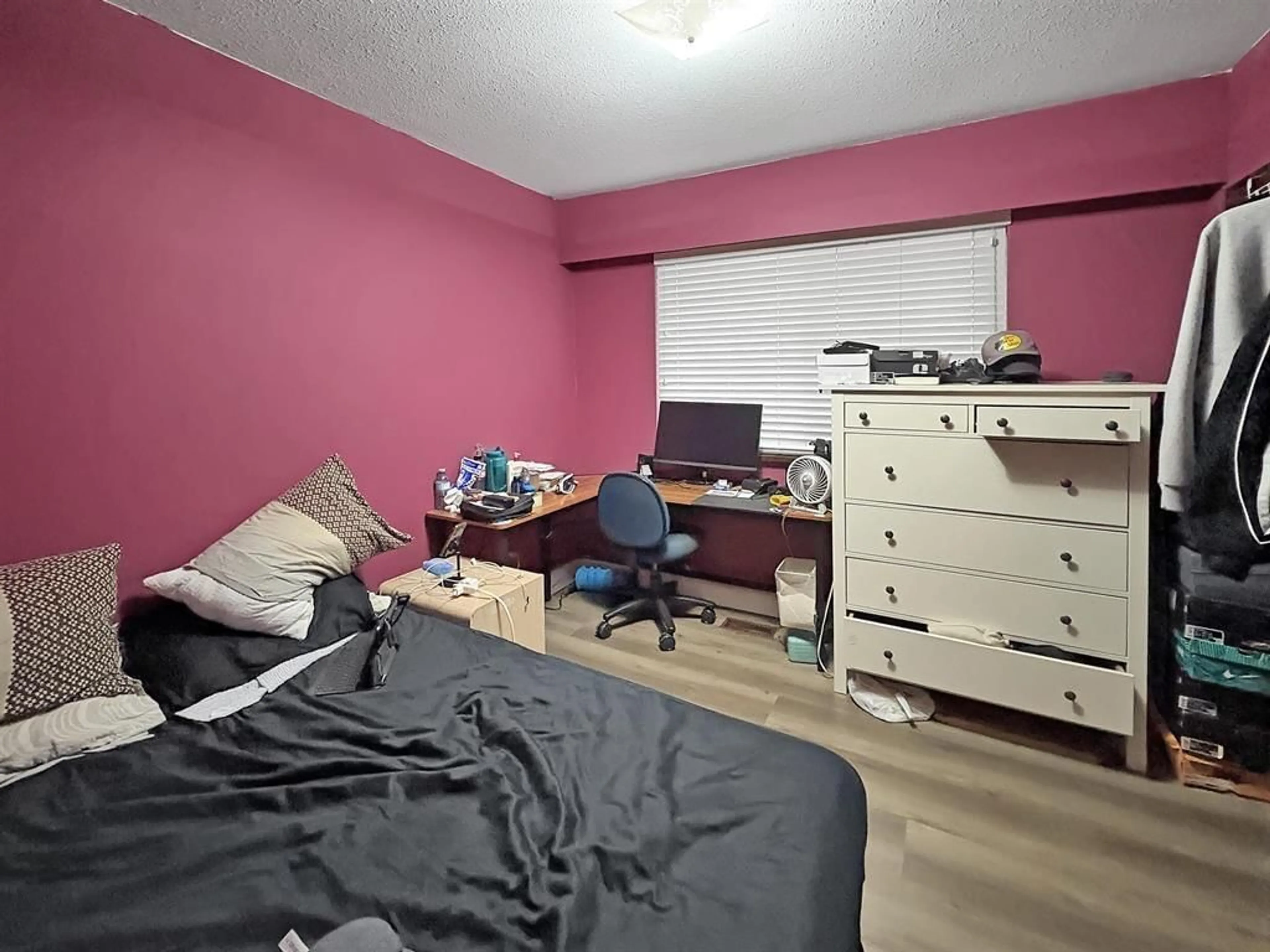 A pic of a room for 12743 114, Surrey British Columbia V3V3P2