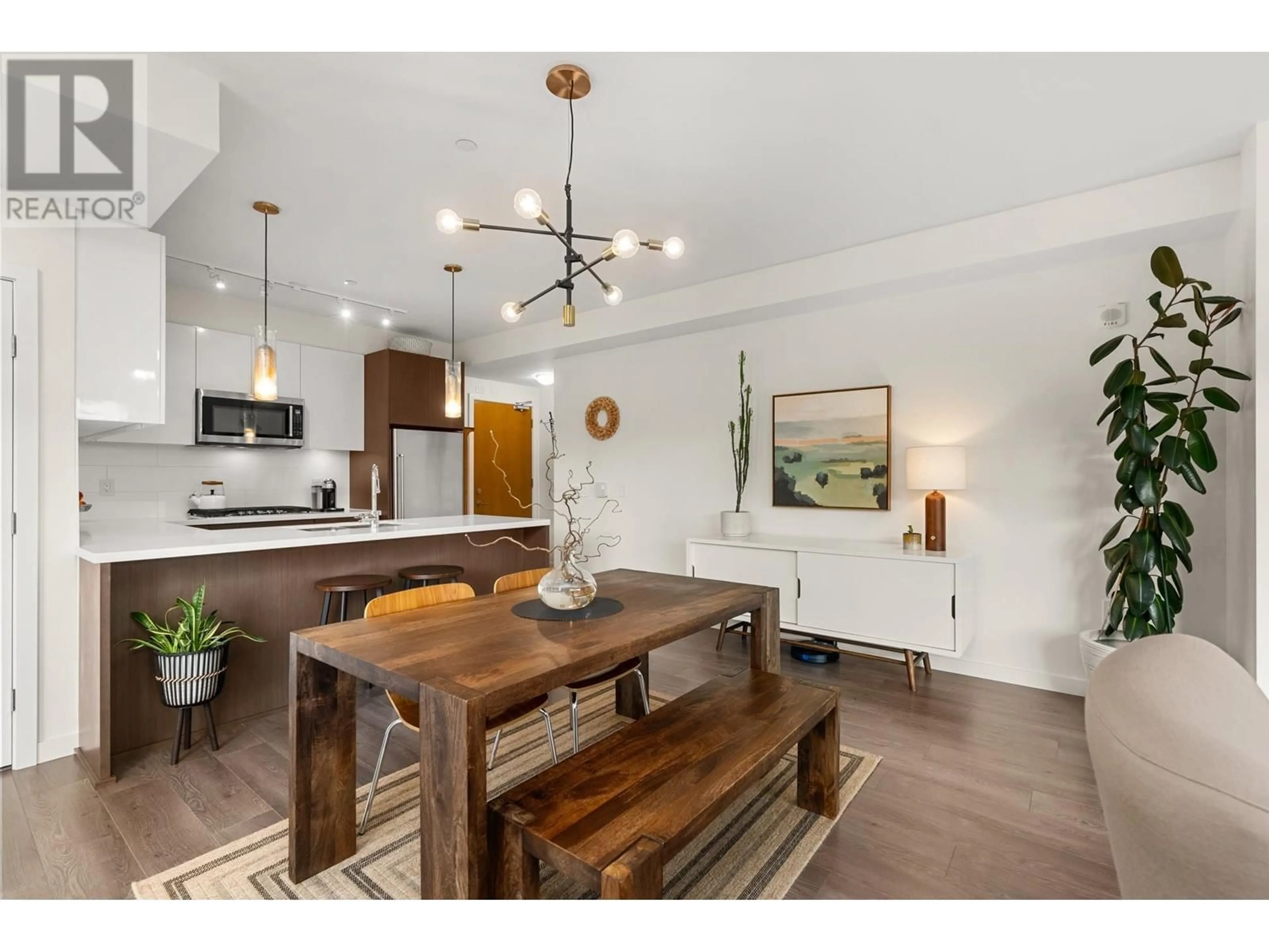 Open concept kitchen, wood/laminate floor for 205 - 26 ROYAL AVENUE, New Westminster British Columbia V3L0B7