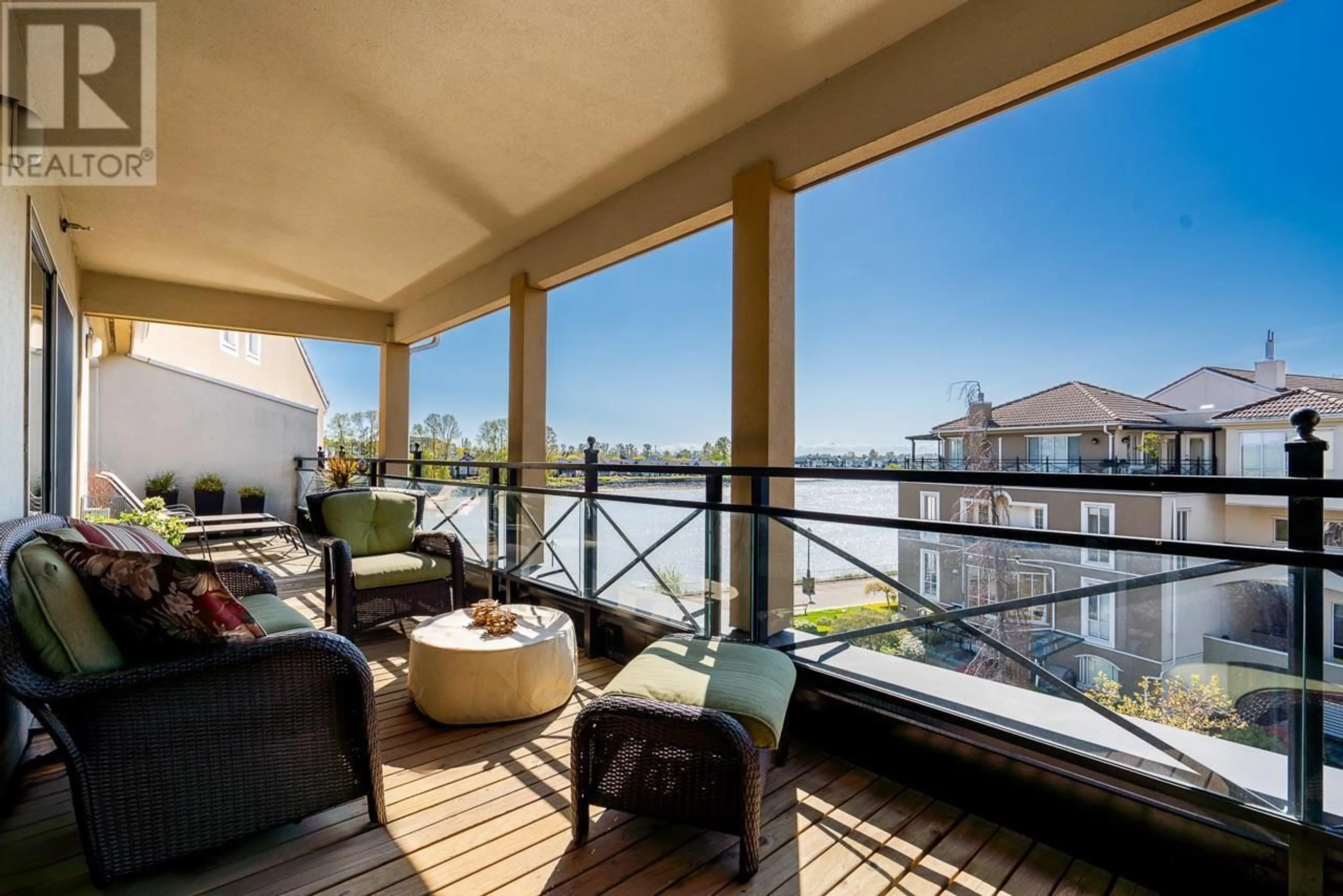 Balcony in the apartment, water/lake/river/ocean view for 409 - 3 RENAISSANCE SQUARE, New Westminster British Columbia V3M6K4