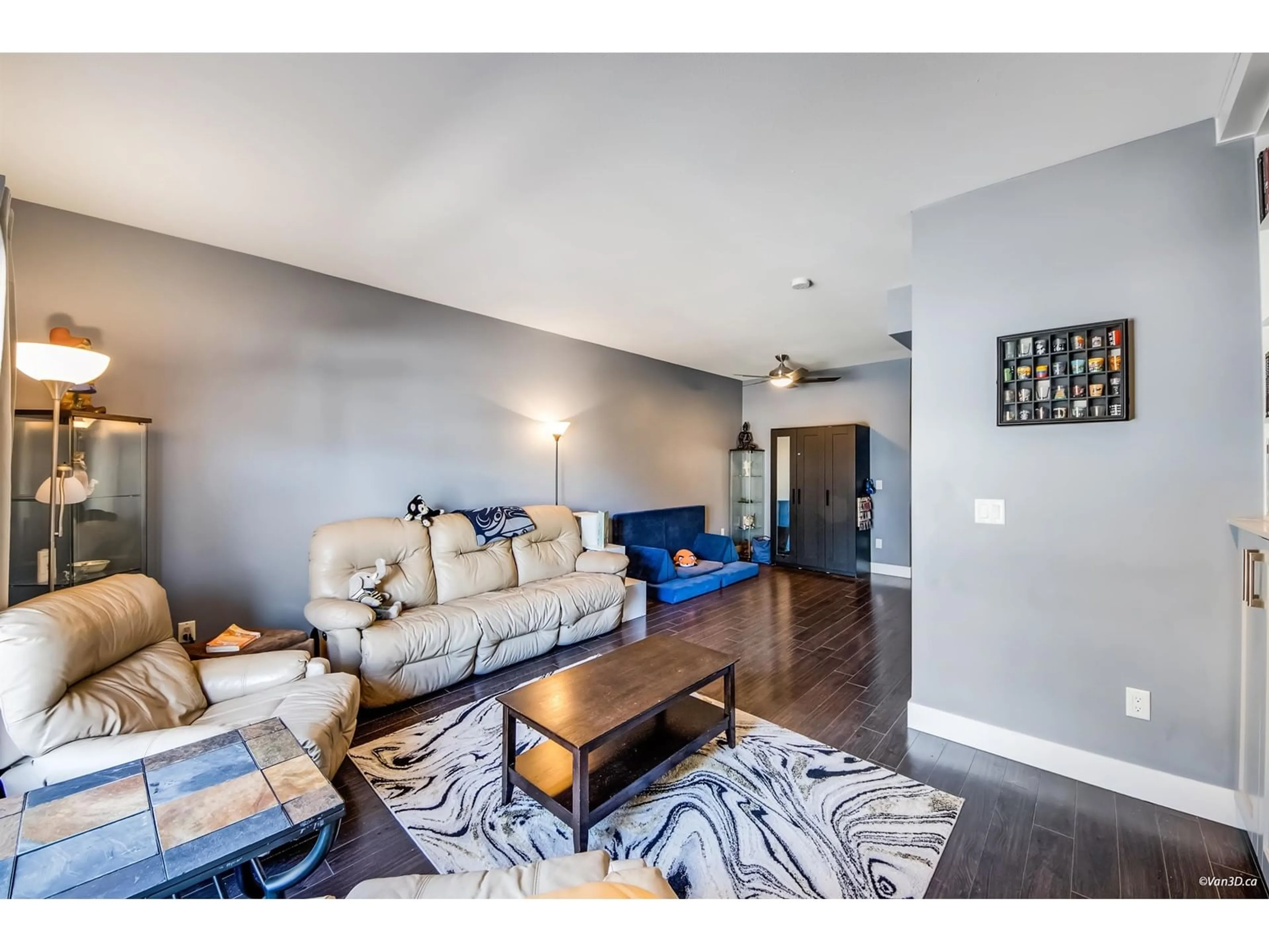 Living room with furniture, wood/laminate floor for 26 - 2950 LEFEUVRE, Abbotsford British Columbia V4X0B2