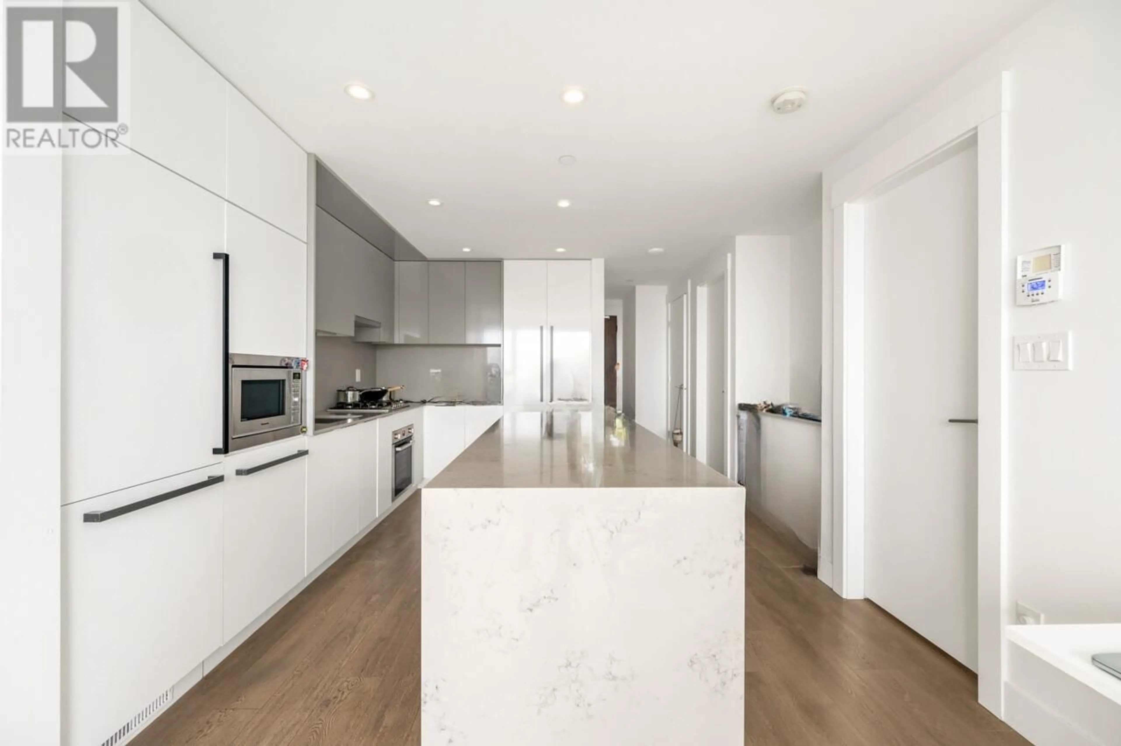 Contemporary kitchen, unknown for 1607 - 4711 HAZEL STREET, Burnaby British Columbia V5H0J9