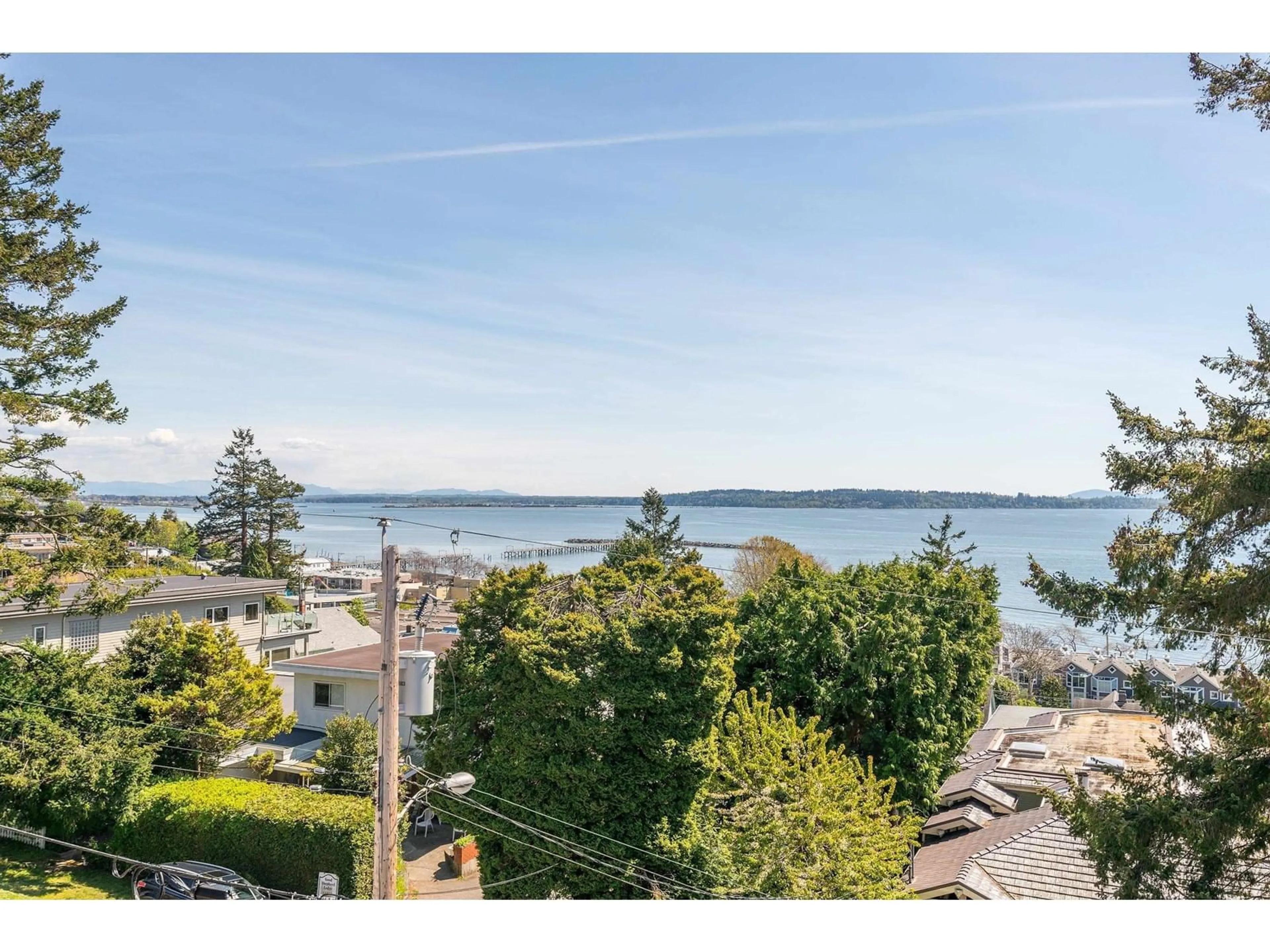 A pic from outside/outdoor area/front of a property/back of a property/a pic from drone, water/lake/river/ocean view for 14847 PROSPECT, White Rock British Columbia V4B2A9