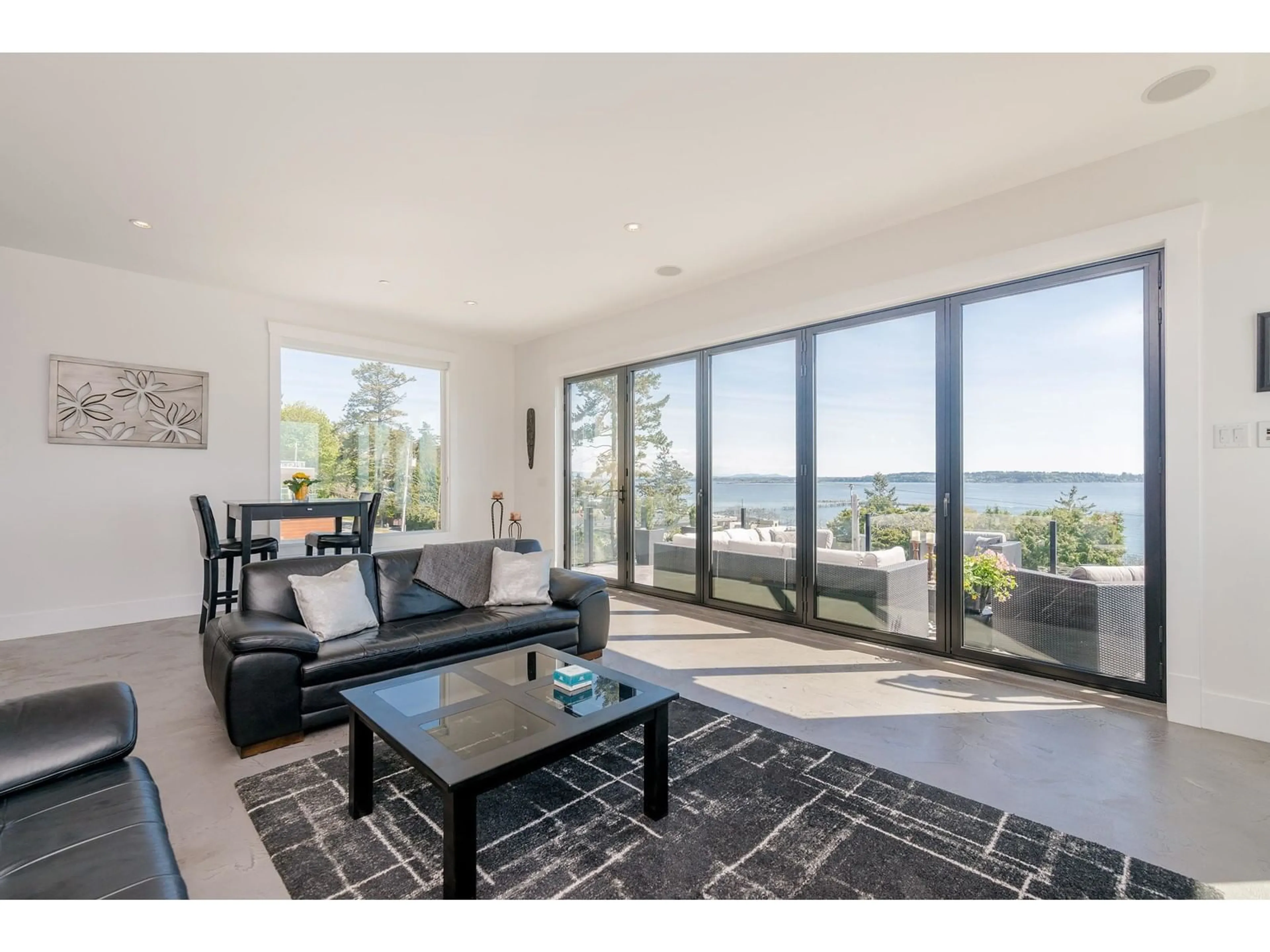 Living room with furniture, unknown for 14847 PROSPECT, White Rock British Columbia V4B2A9